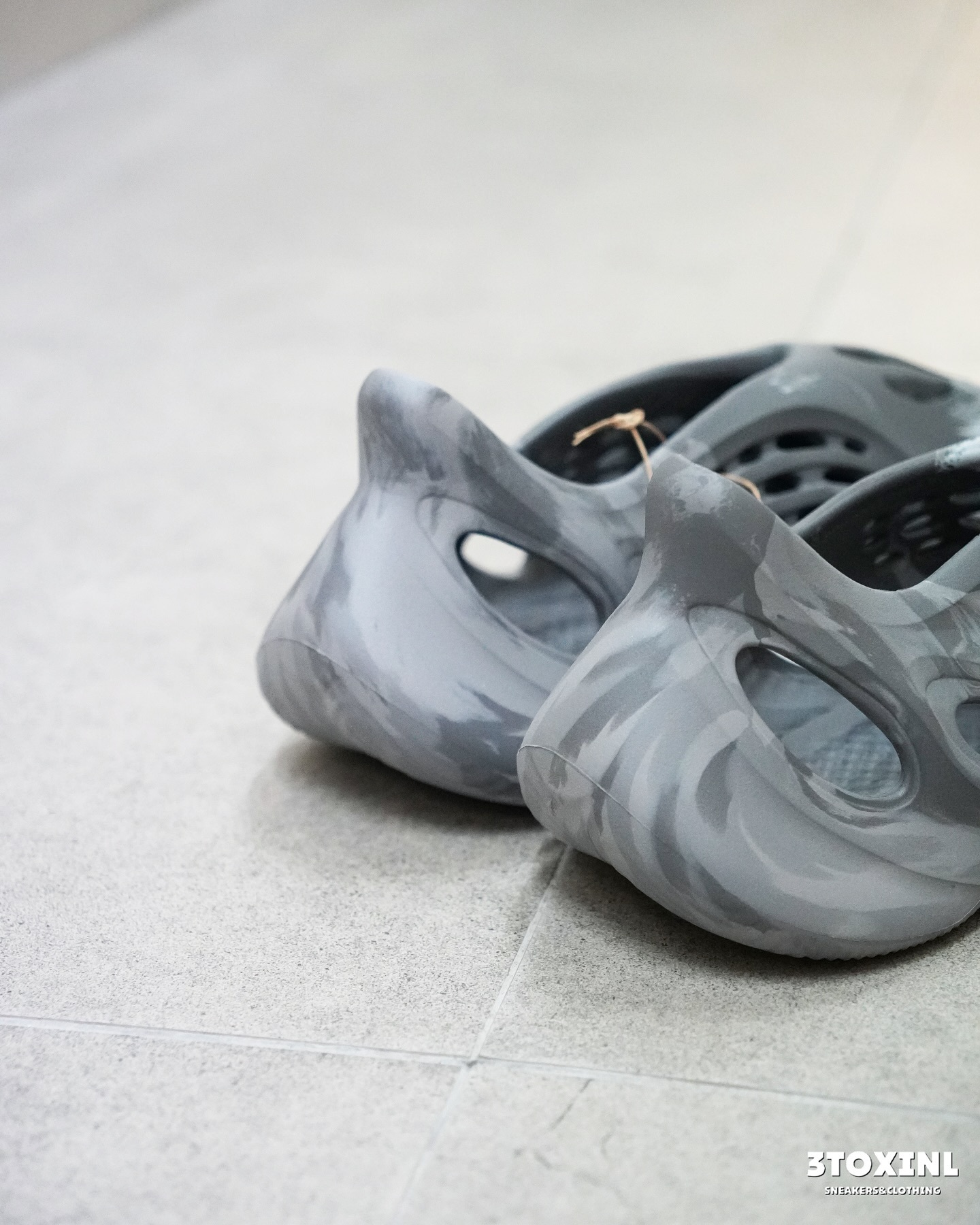 yeezy adidas foam runner