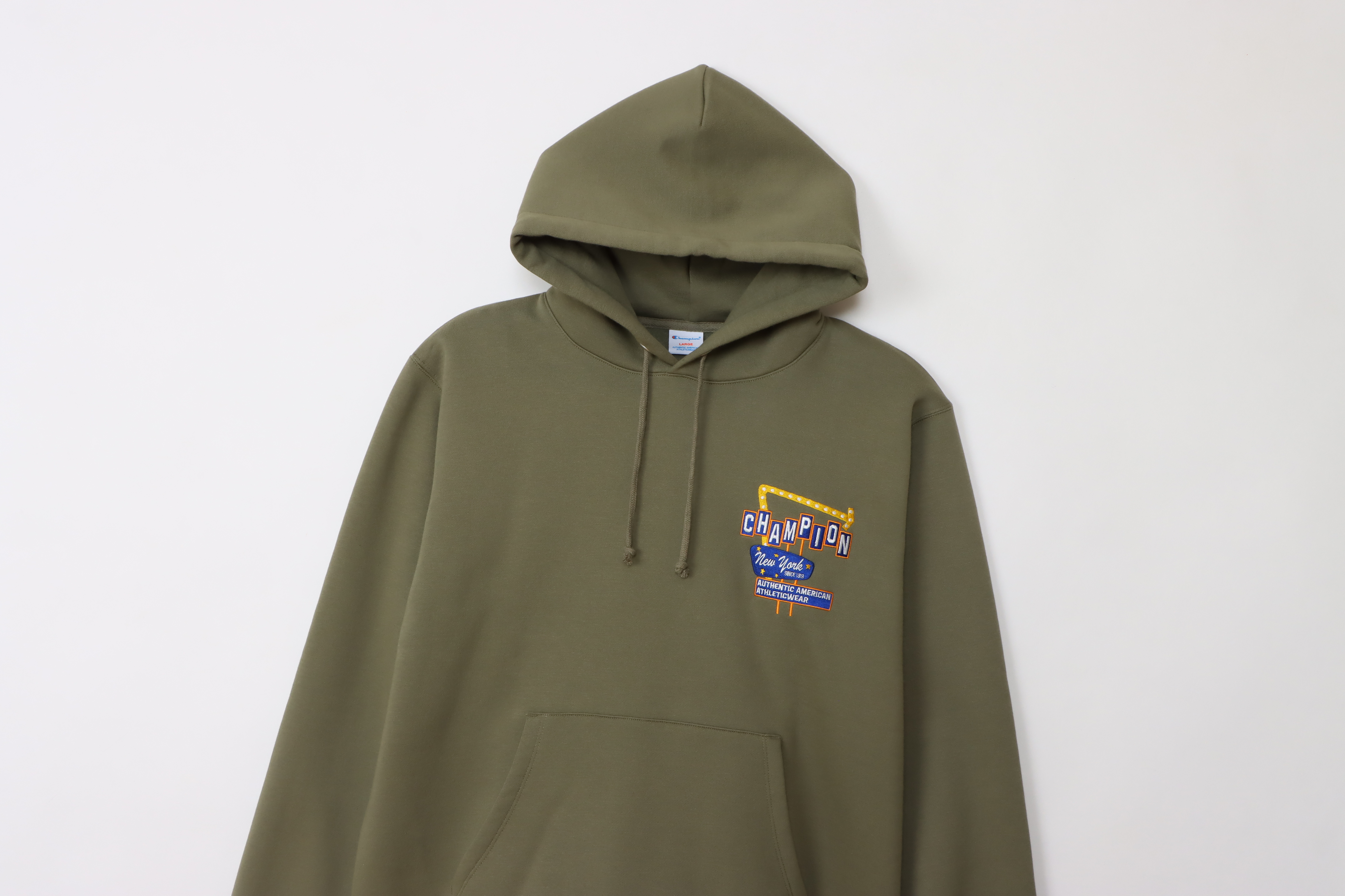 男款-CASUAL美式復古刺繡連帽衛衣-橄欖（C3-A104-670）