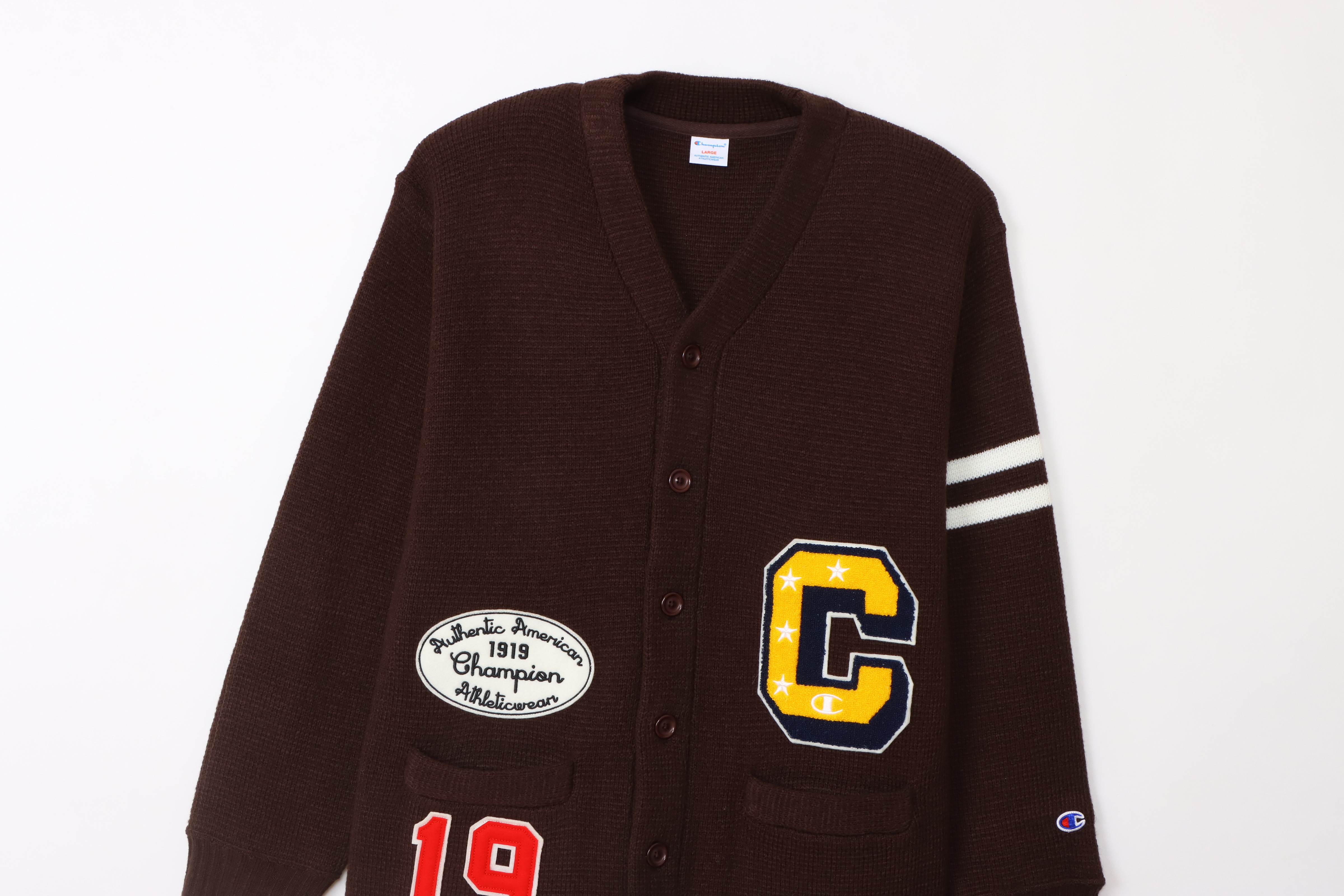 男款 -CASUAL質感刺繡布章針織開襟衫-咖啡（C3-A005-860）