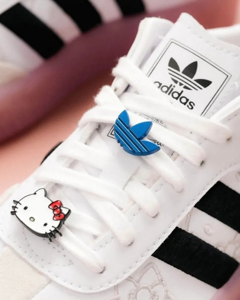 スニーカー adidas x Hello Kitty Sambae Size 11 - adidas Hello Kitty x Sambae White Black Clear Pink