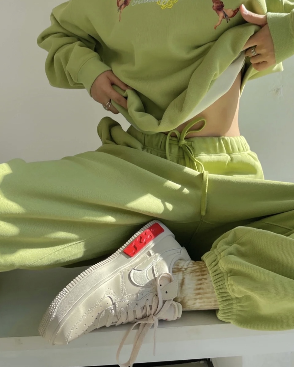 【現貨】Nike W Air Force 1 Fontanka 刺繡 三勾 縫線 厚底 奶茶 紅