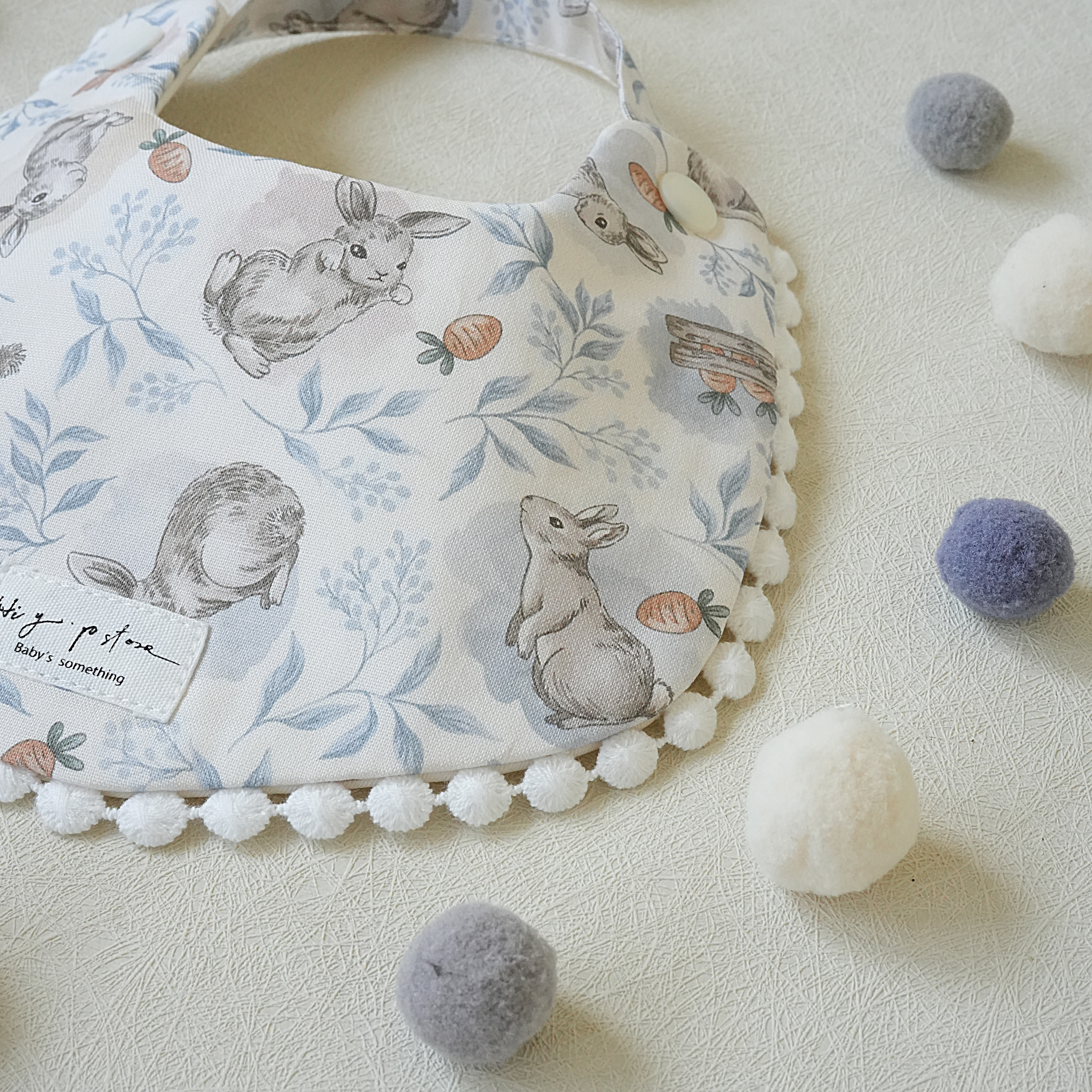 Hi Y.P store-手作圍兜-靜謐兔兔