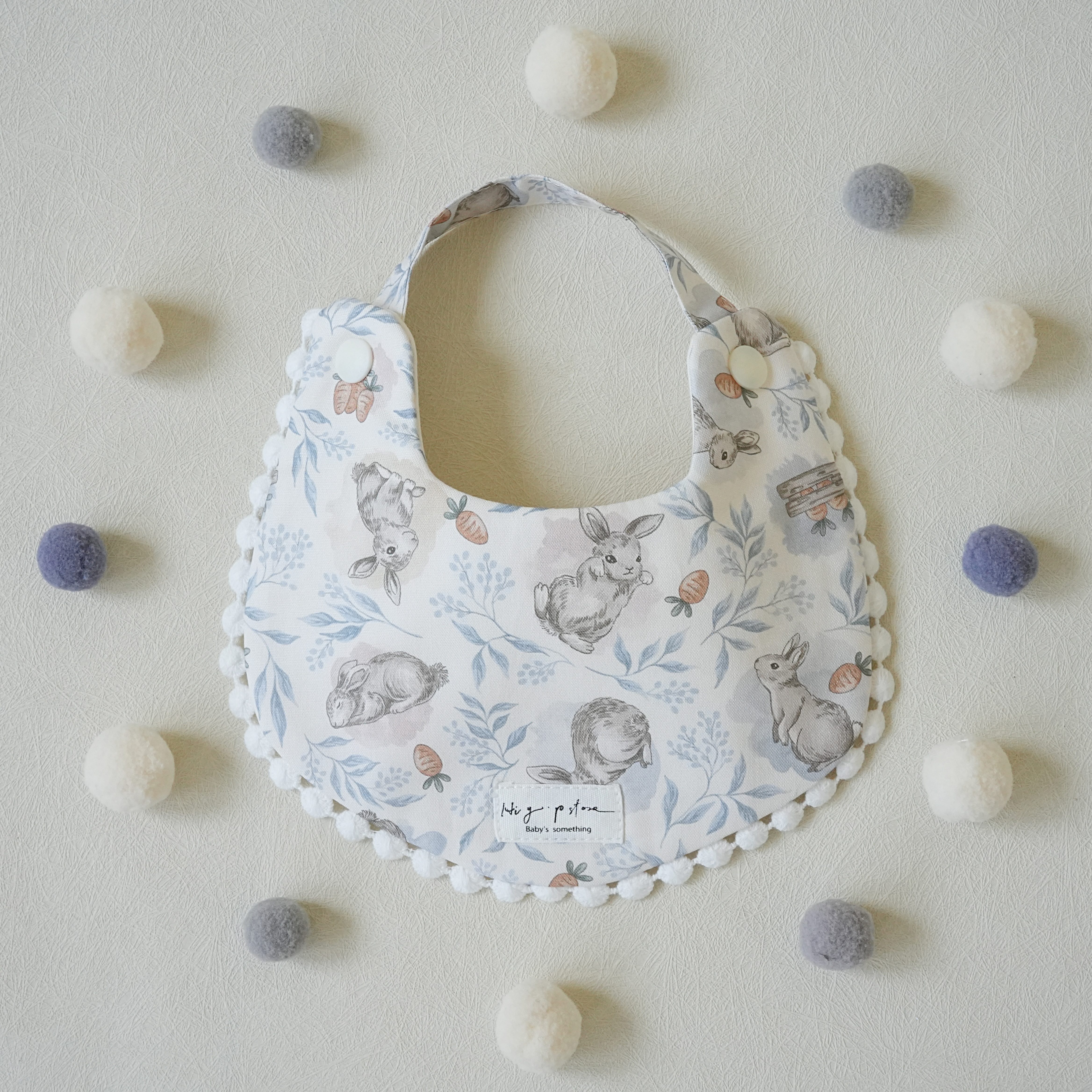 Hi Y.P store-手作圍兜-靜謐兔兔