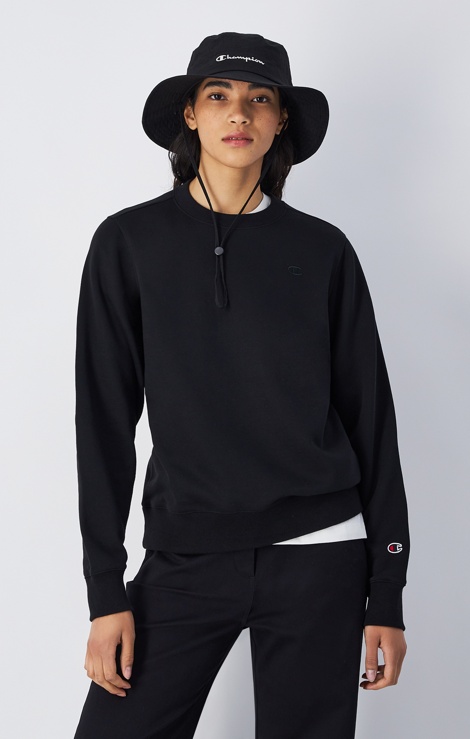 女款 經典同色小刺繡圓領衛衣(黑)