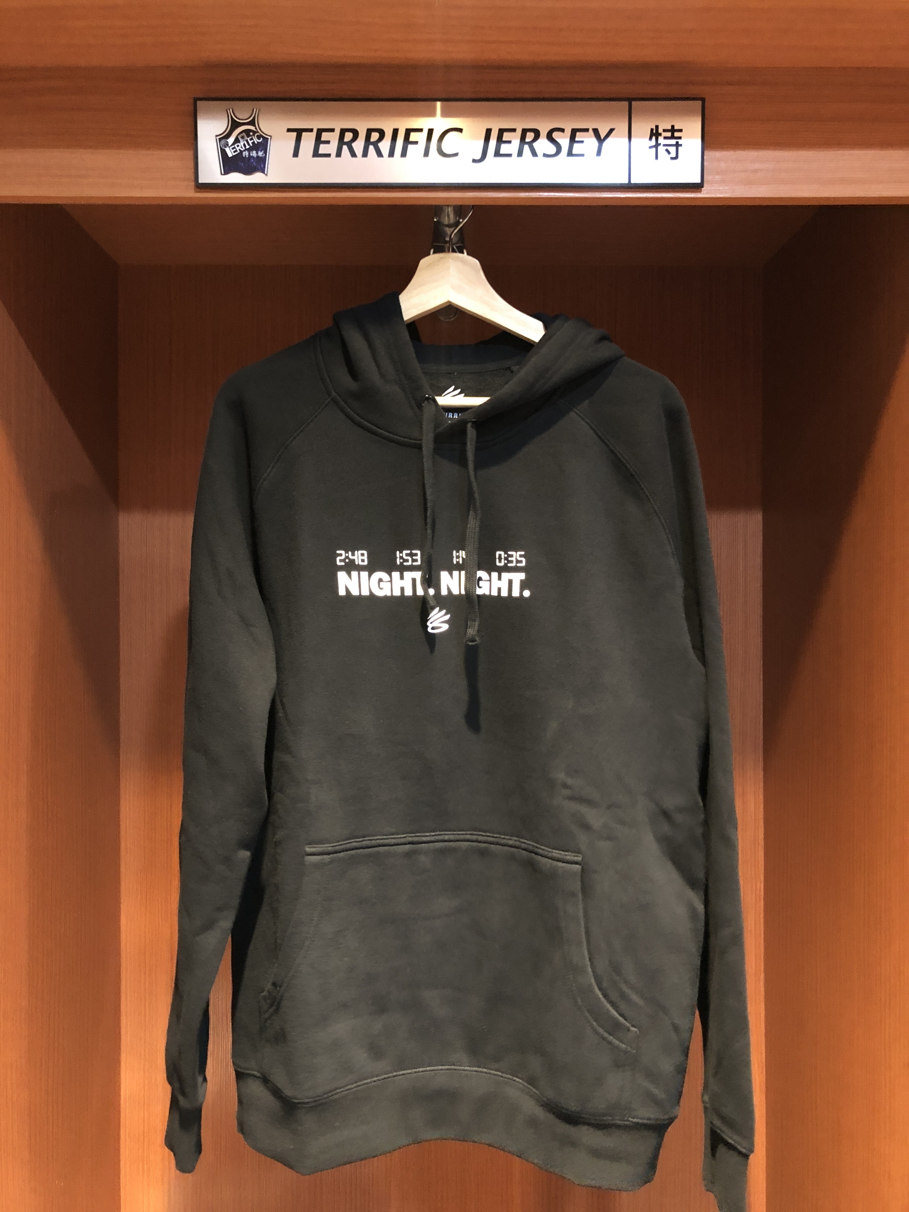 NBA連帽上衣 Stephen Curry 巴黎奧運 美國隊 黑底白字連帽上衣 刷毛 Nuit Nuit / Night Night UA Curry Brand 全新