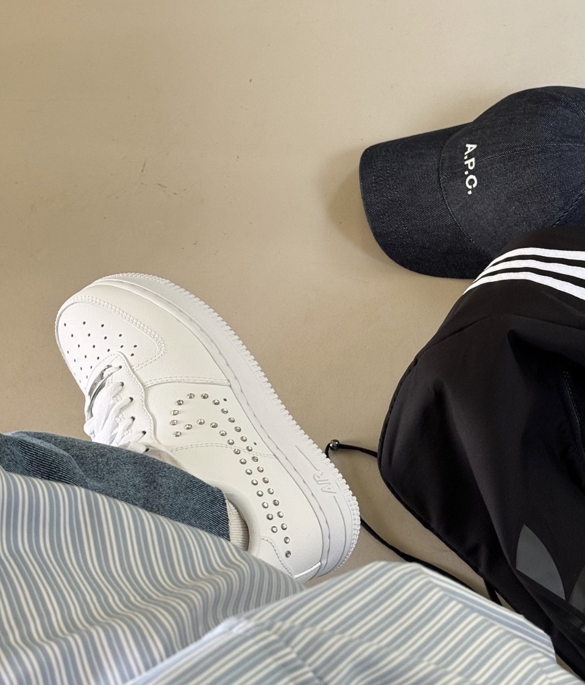 預購 NIKE W AIR FORCE METALLIC SILVER 全白 鉚釘 水鑽勾