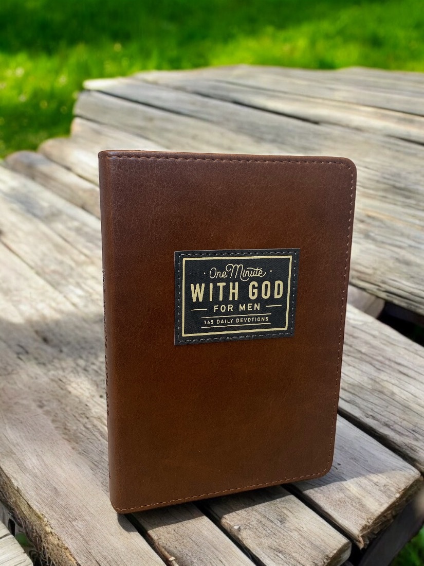 One-Minute Devotions for Men Hardcover main image 0