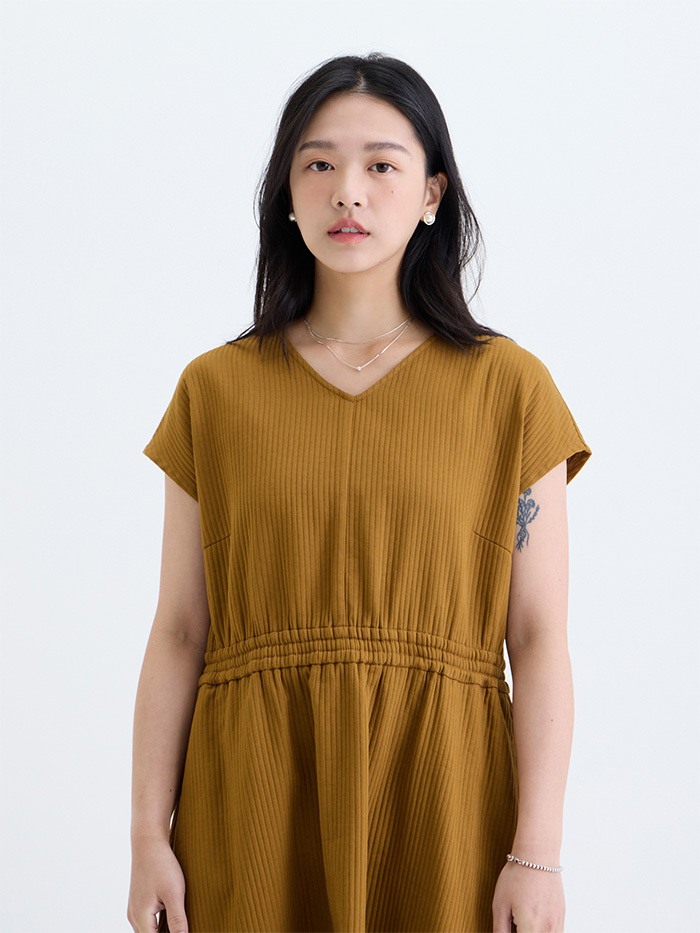 自遊V領連袖連身洋裝-薑黃
