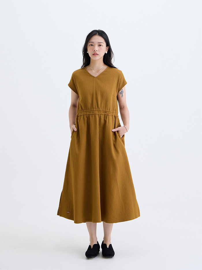 自遊V領連袖連身洋裝-薑黃