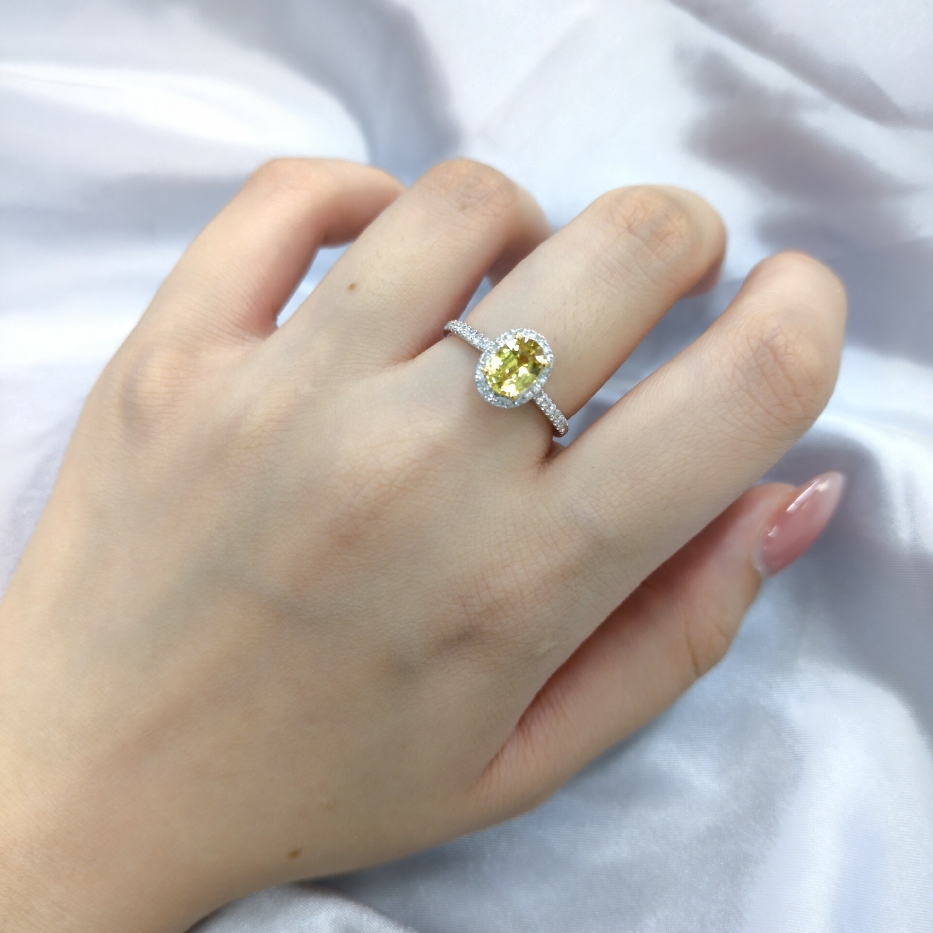 18K White Gold 1.01ct Sapphire and Diamond Ring