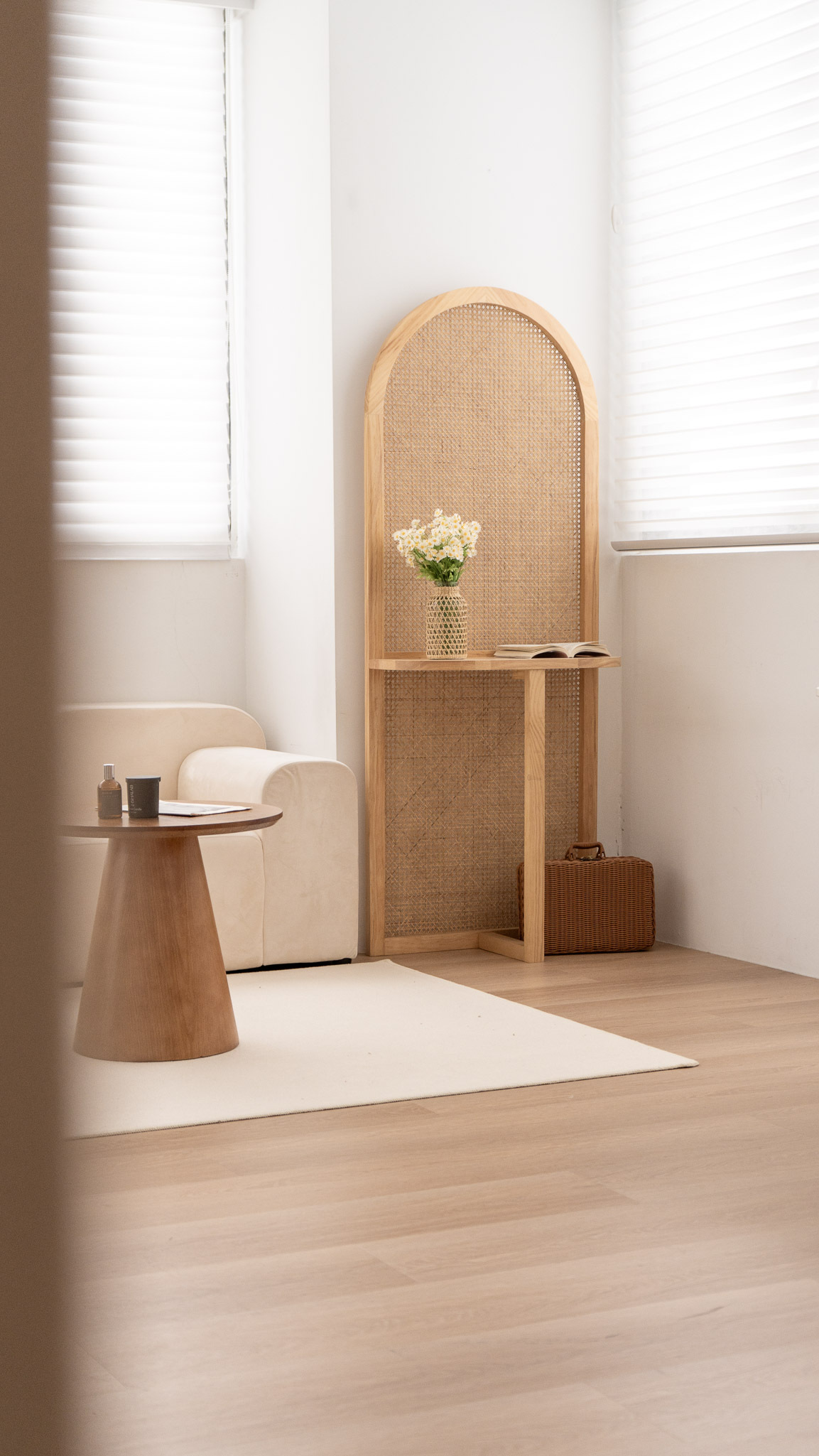 實木藤編儲物屏風