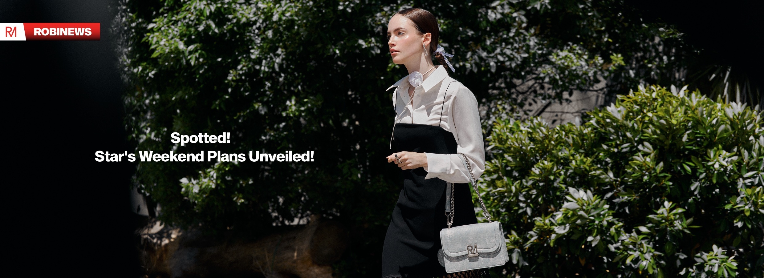 模特兒身穿白色襯衫手提Elly雙層鞋背包丹寧復古版