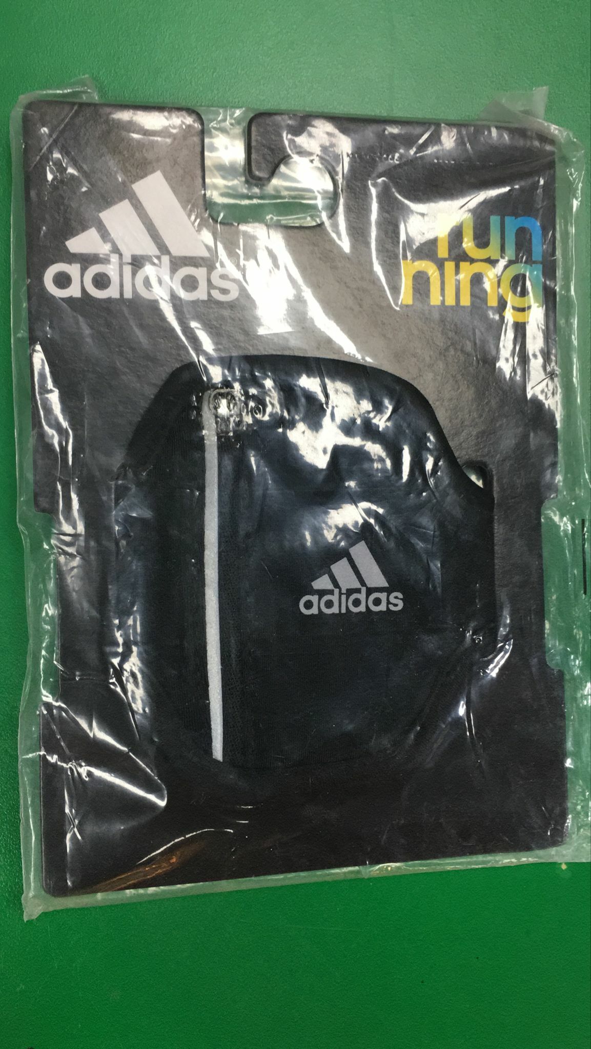 現貨 adiads 運動手臂袋（此為清貨價貨品不設退換）(AT10788)