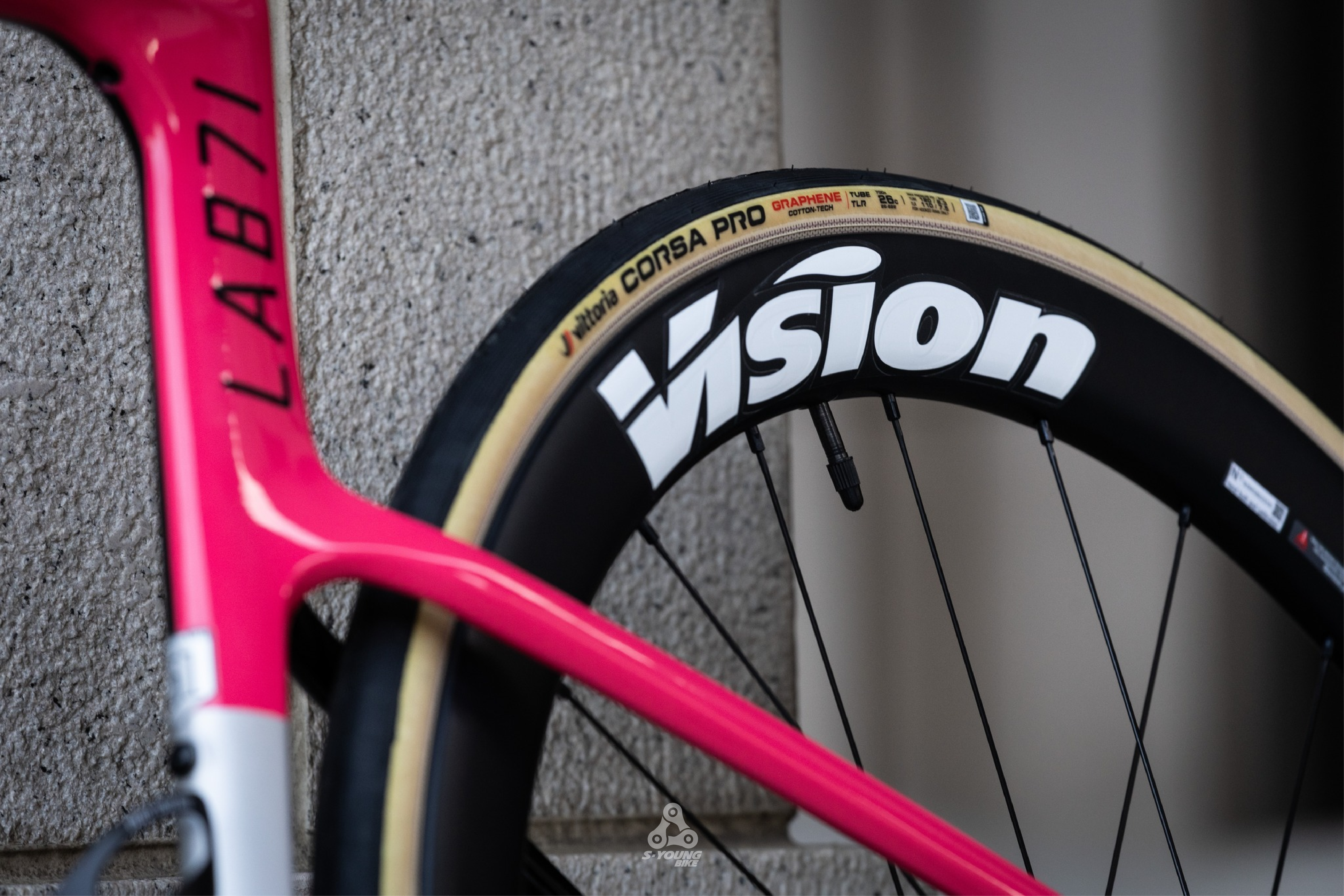 現貨【Vittoria】Corsa PRO TLR 公路車無內胎外胎 / 膚邊（需裝補胎液）