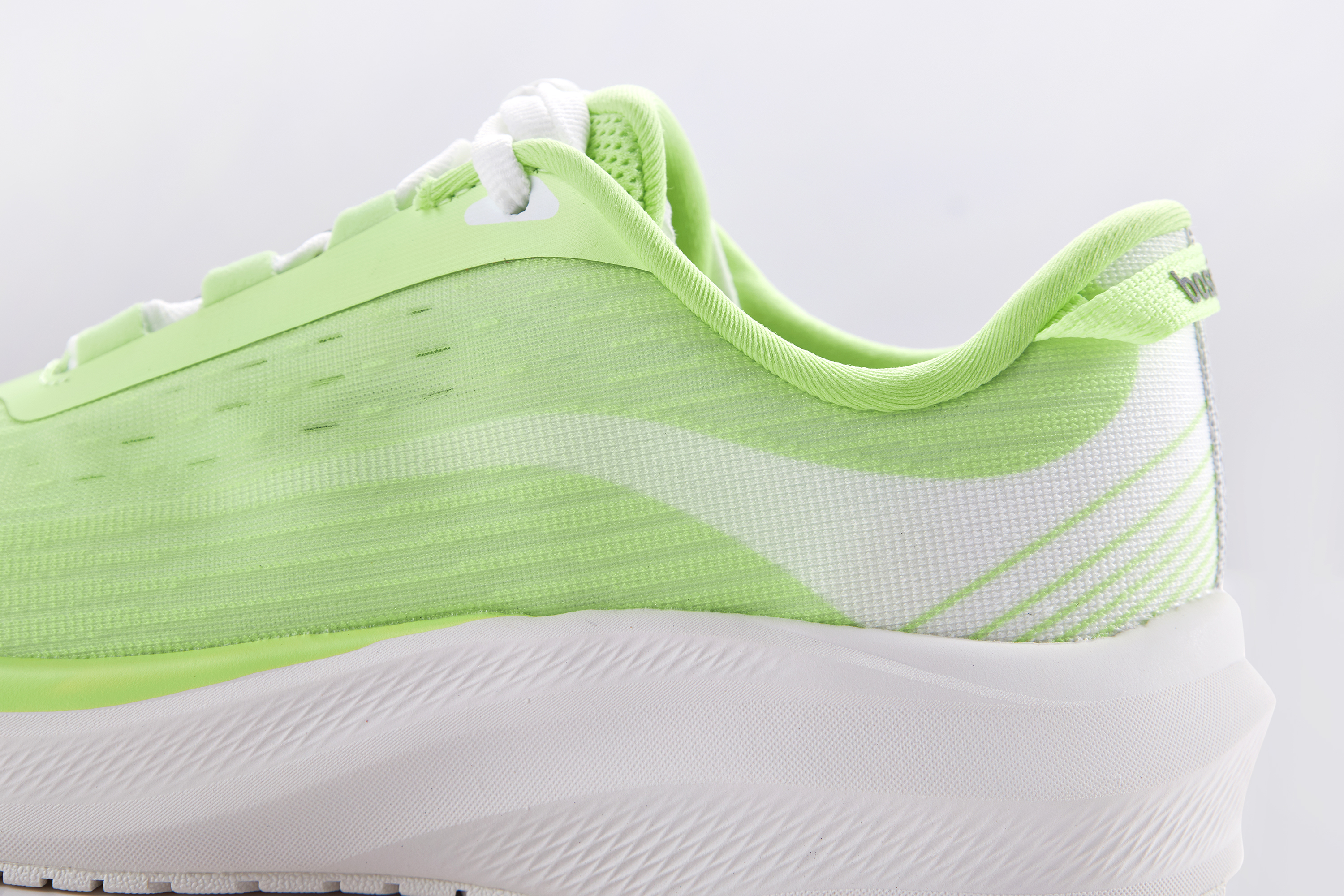 bossini. X 中性運動鞋