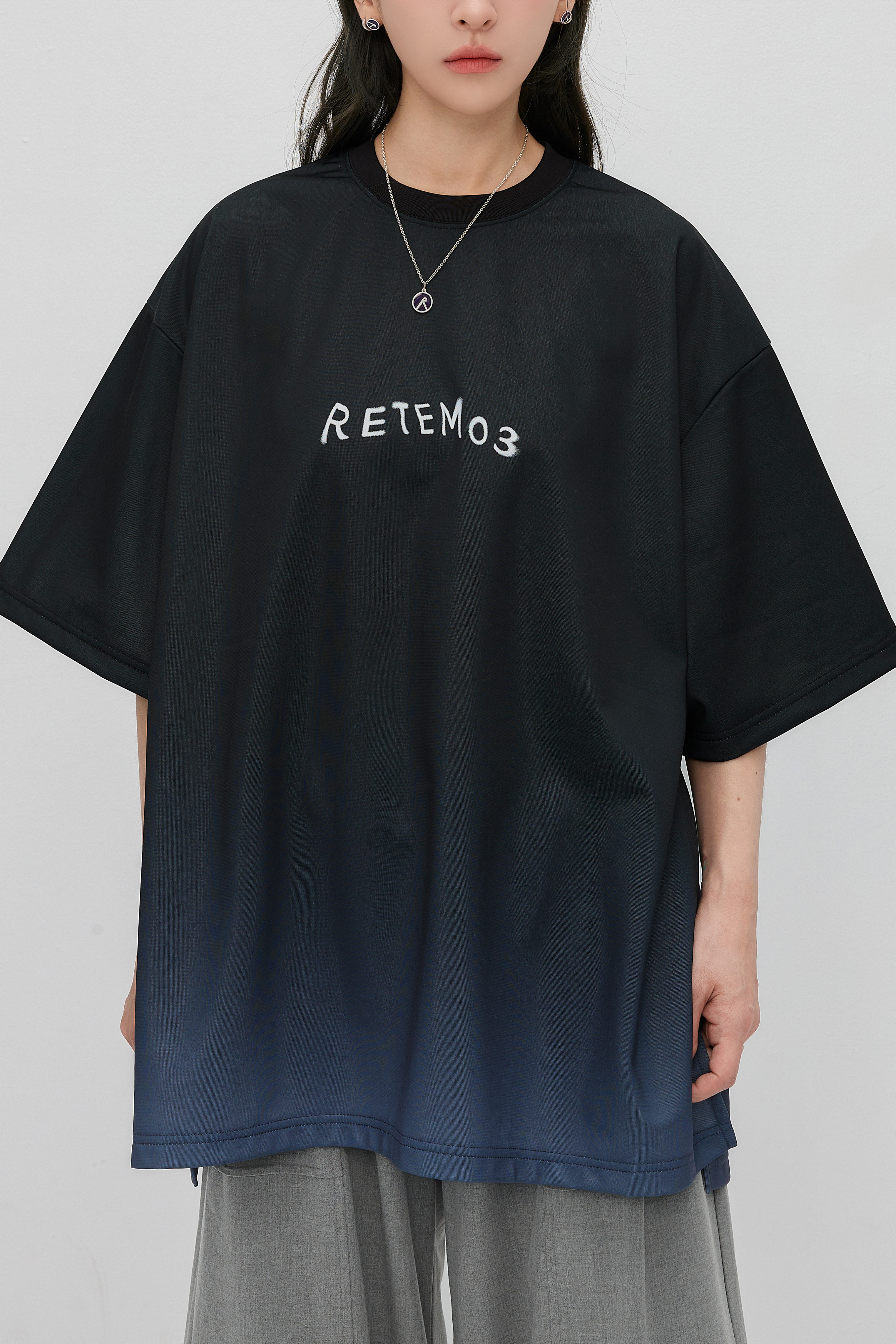 RETEM03 Gradient Tee｜Black