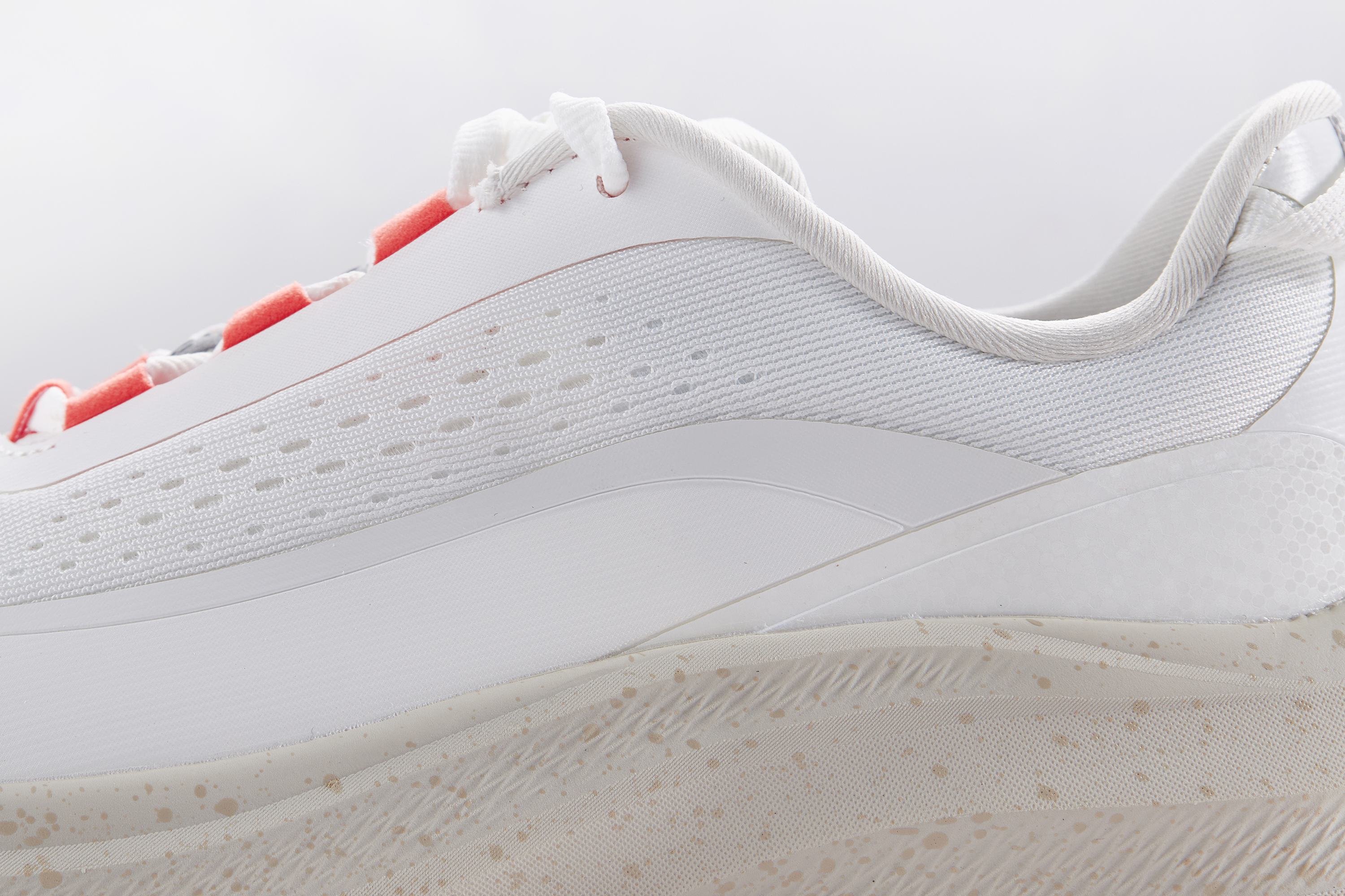 bossini. X 中性運動鞋