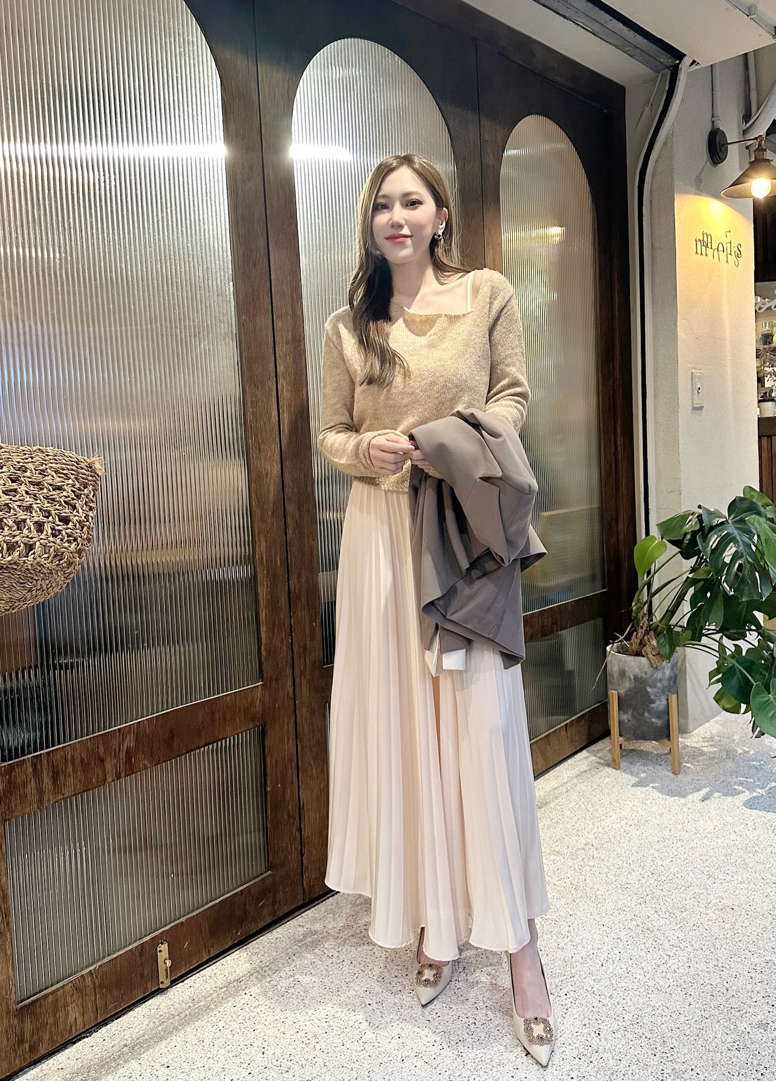 斜領混色針織上衣+百褶裙洋套裝