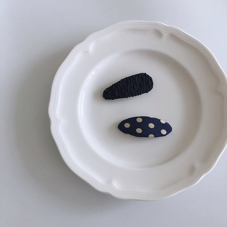 藍底點點皺皺髮夾