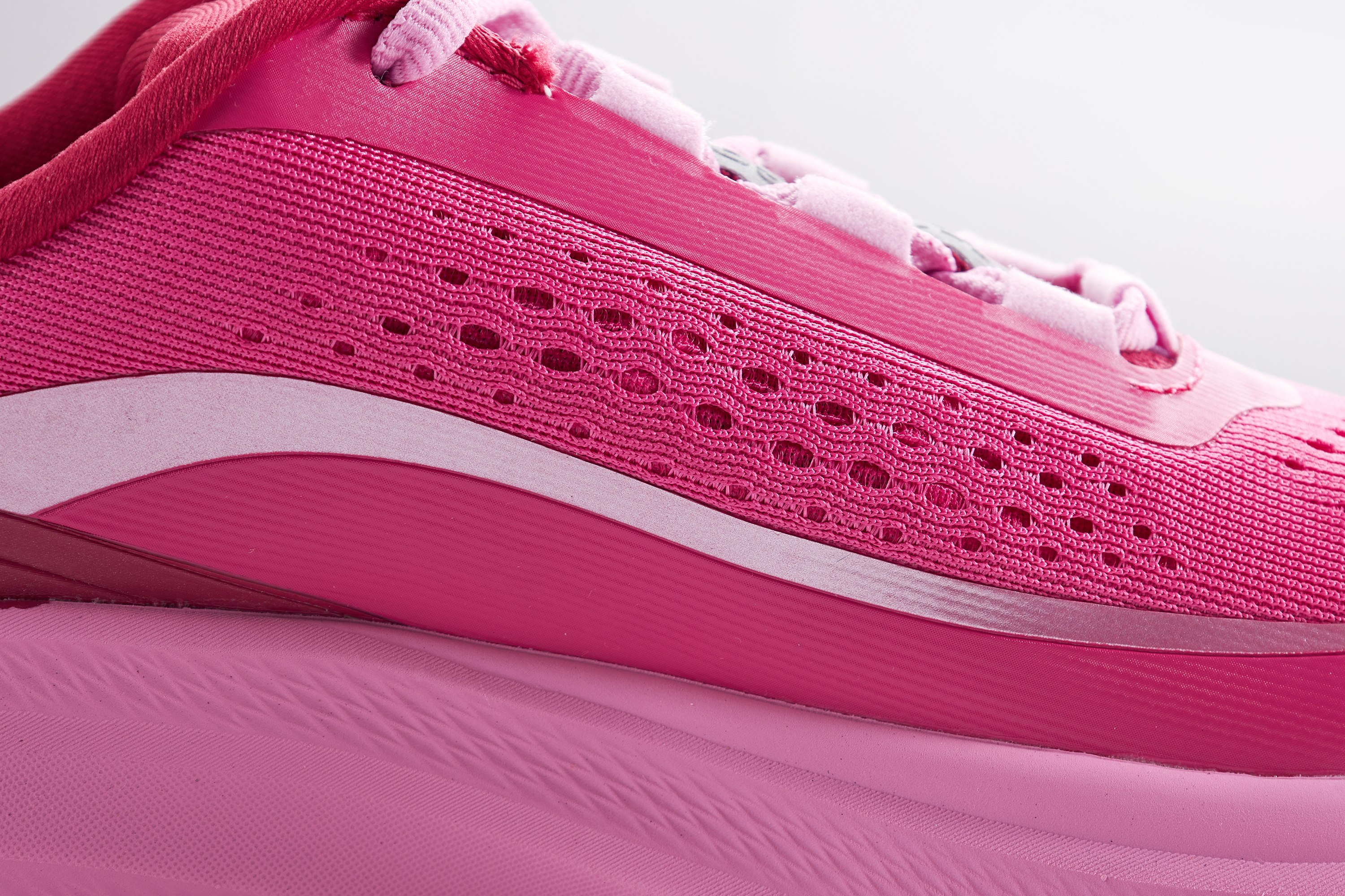 bossini. X 中性運動鞋