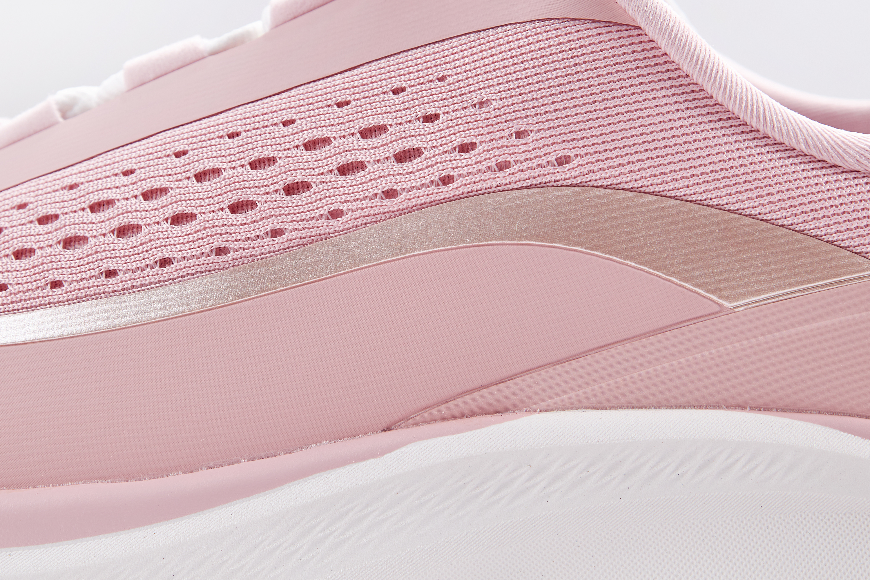 bossini. X 中性運動鞋