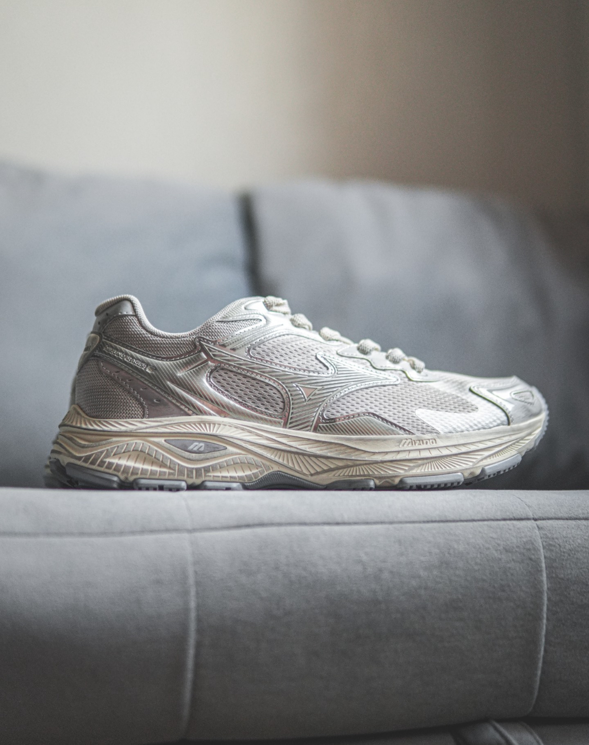 【APAIR】預購 MIZUNO RACER S 復古做舊 銀灰慢跑鞋 D1GH223518