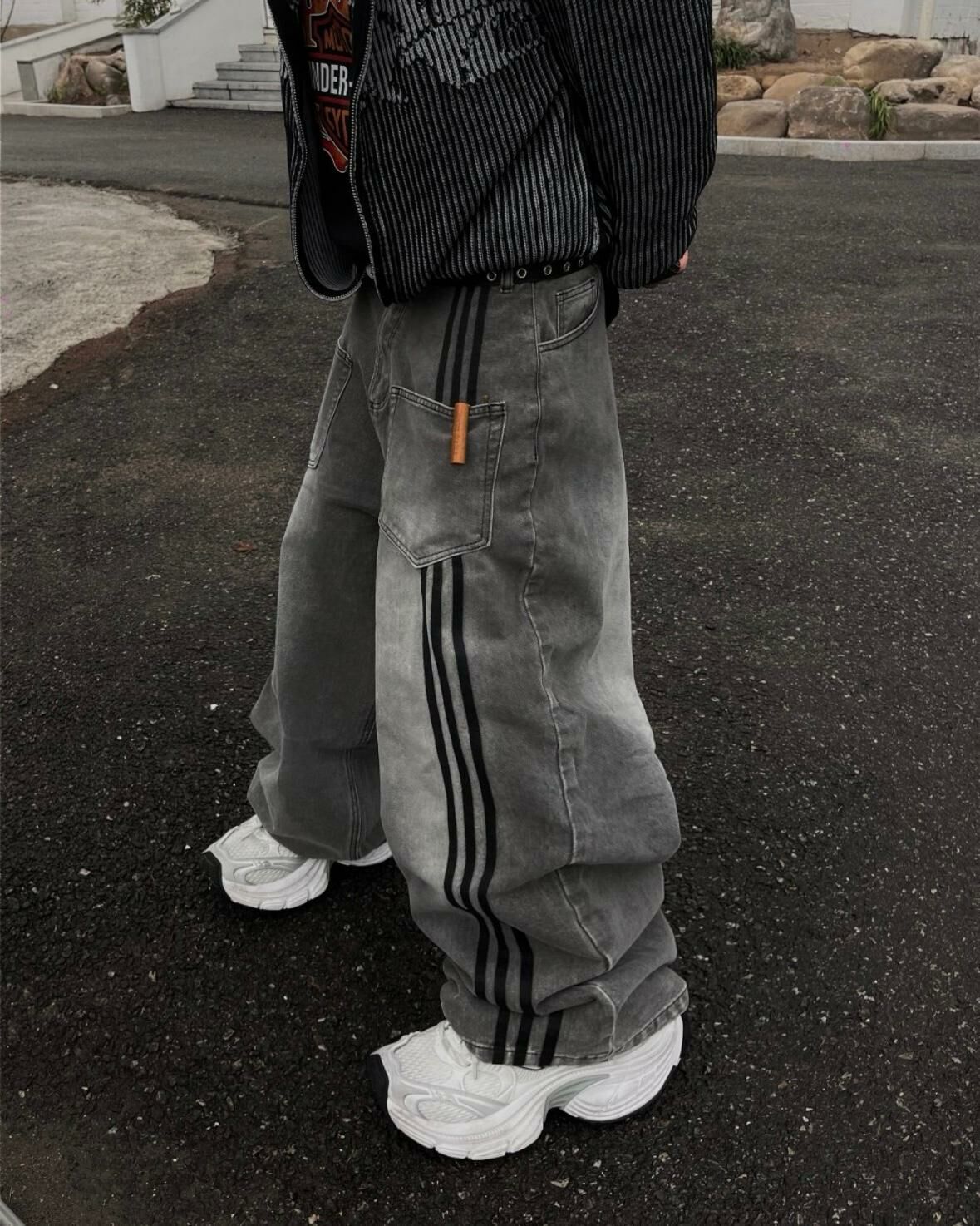 洗水三間鬆身牛仔褲 LEGIT-P029