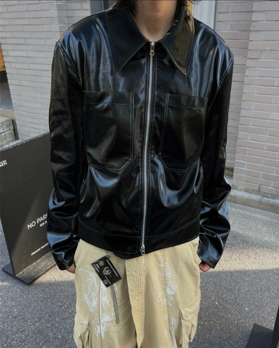 反領拉鍊亮面合成皮褸 LEGIT-JK020