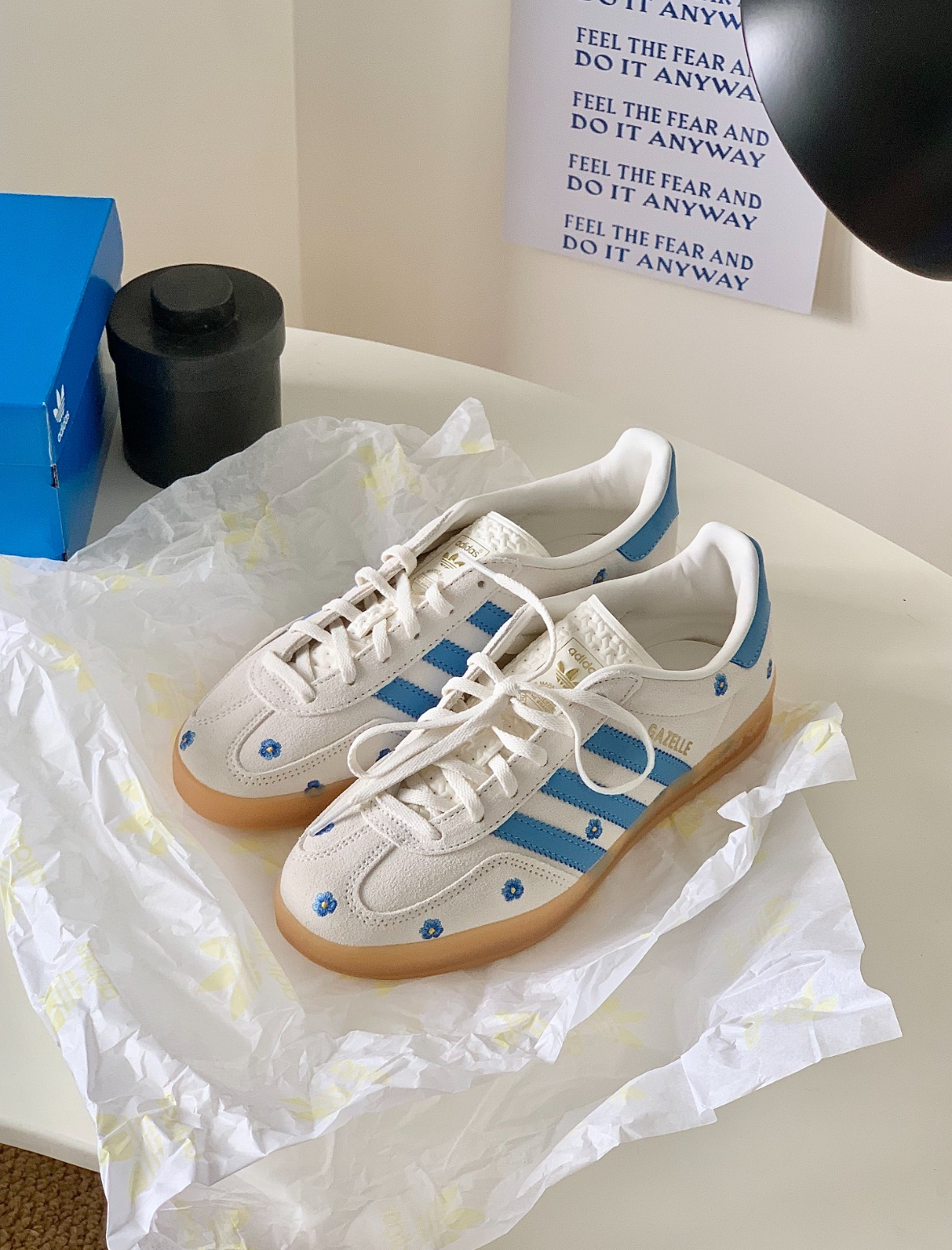 Adidas Originals Gazelle 奶白色小藍花 米白色 藍色 皮革 復古 德訓鞋 IF4491/預購