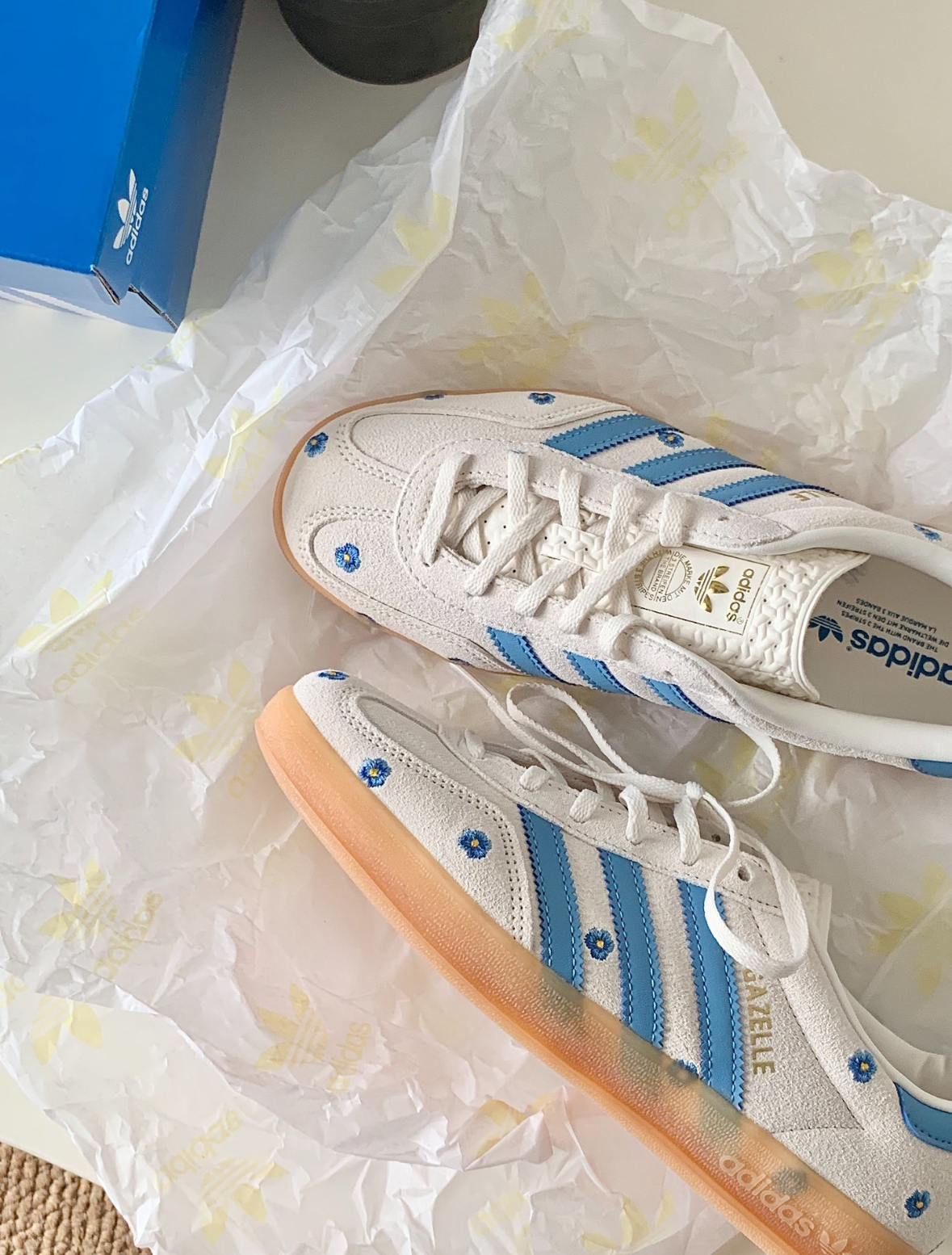 Adidas Originals Gazelle 奶白色小藍花 米白色 藍色 皮革 復古 德訓鞋 IF4491/預購