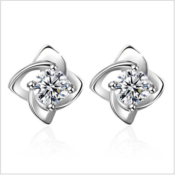 JK Korea Happy Four-leaf Clover Silver-plated Stud Earrings J0202