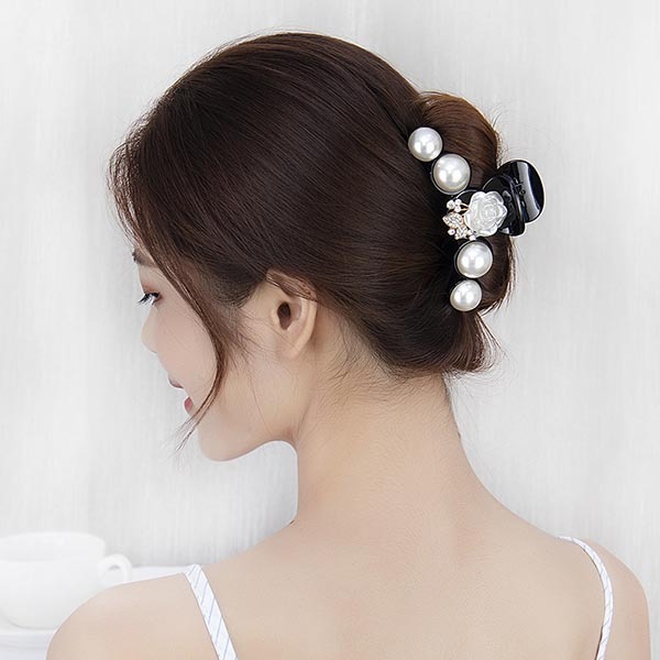 JK Korea fashionable and noble girl caught with pearls J0227