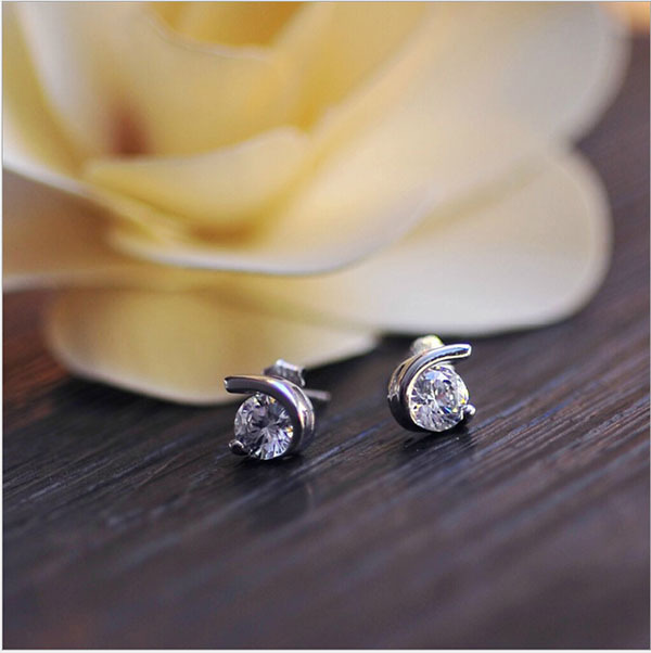 JK Korea inlaid zircon 80 points Moon Bay silver-plated earrings J0252