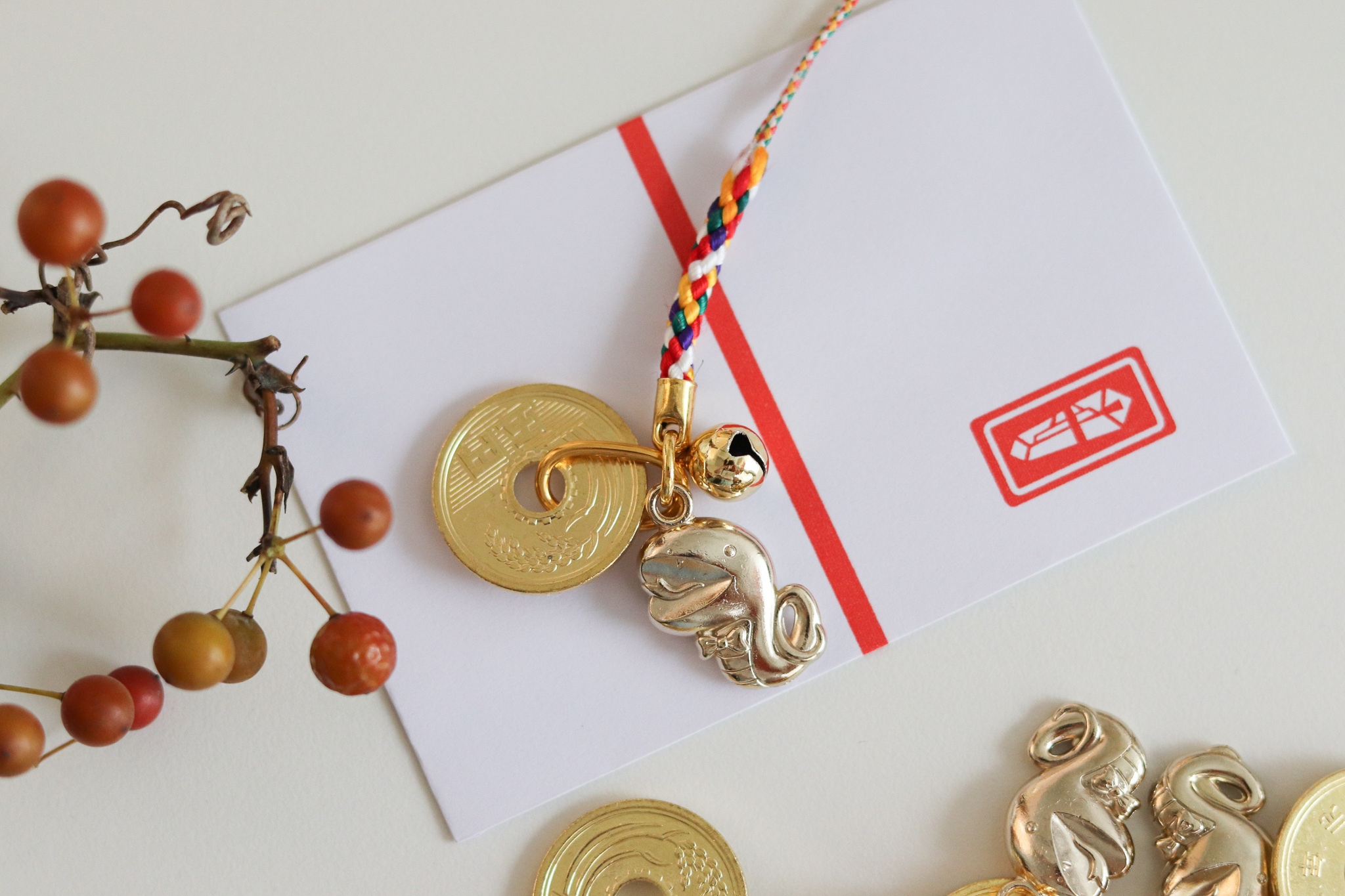 日本 干支根付 2025 蛇年 五円玉付 吊飾