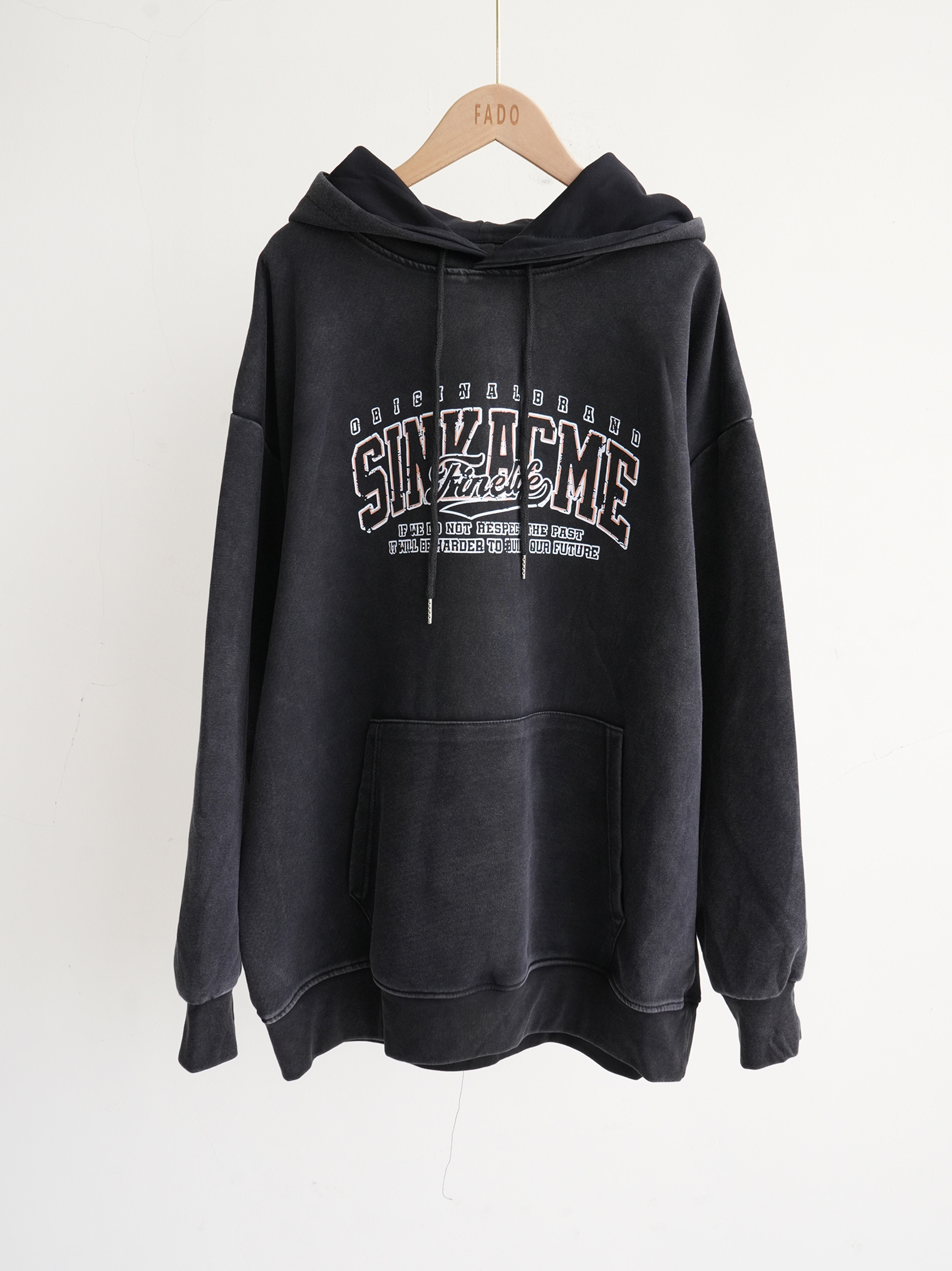 法朵Fado shop｜熱銷款🔥 美式英文寬鬆磅數水洗帽T 0212038 黑