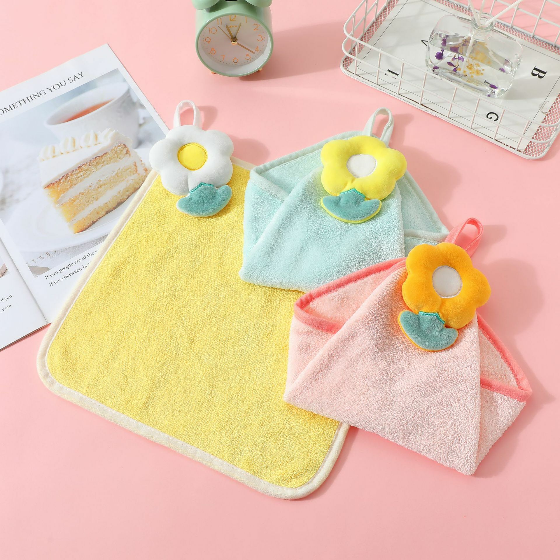 《4924》少女色立體小花珊瑚絨擦手巾