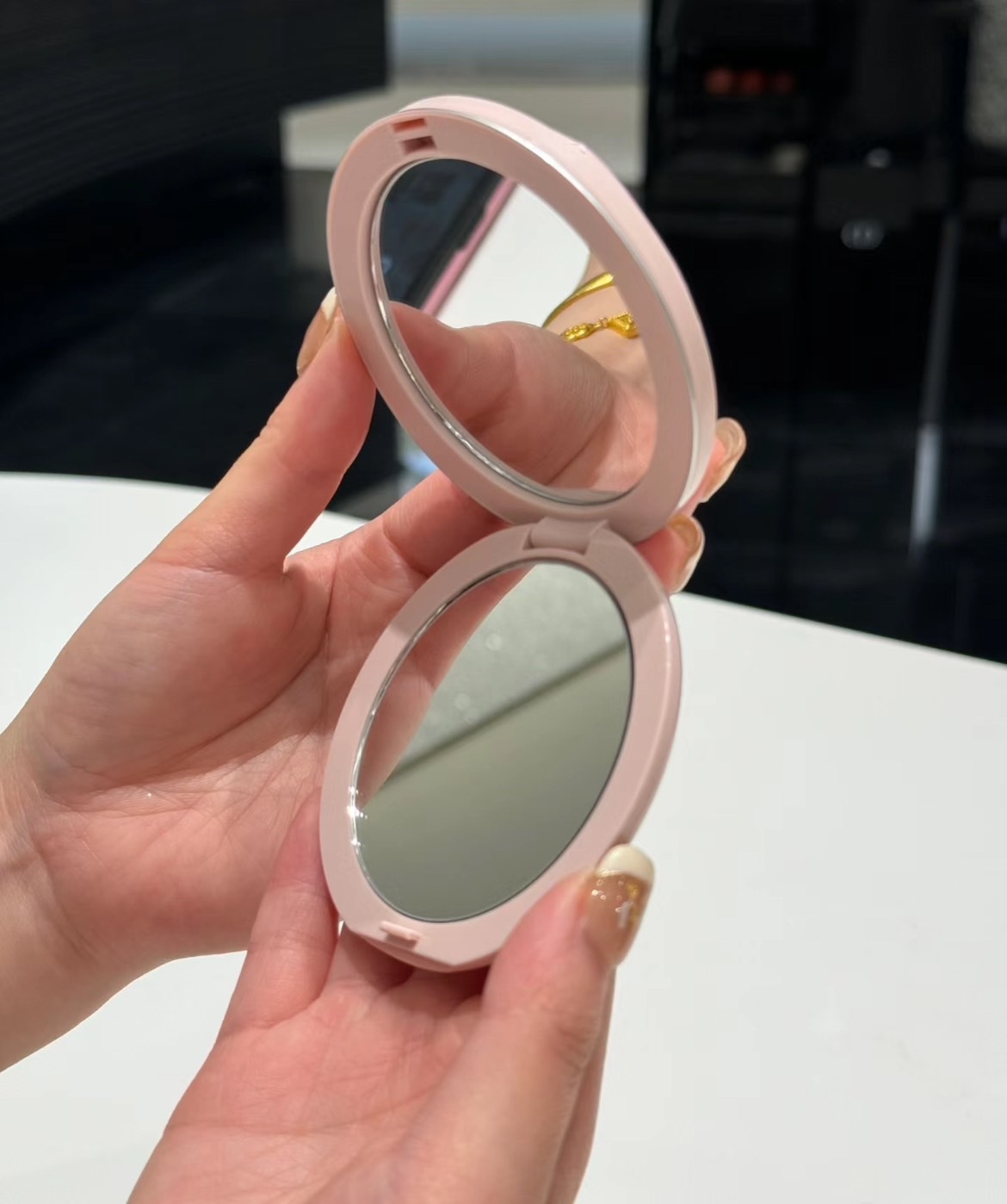 DIOR 皮革隨身鏡