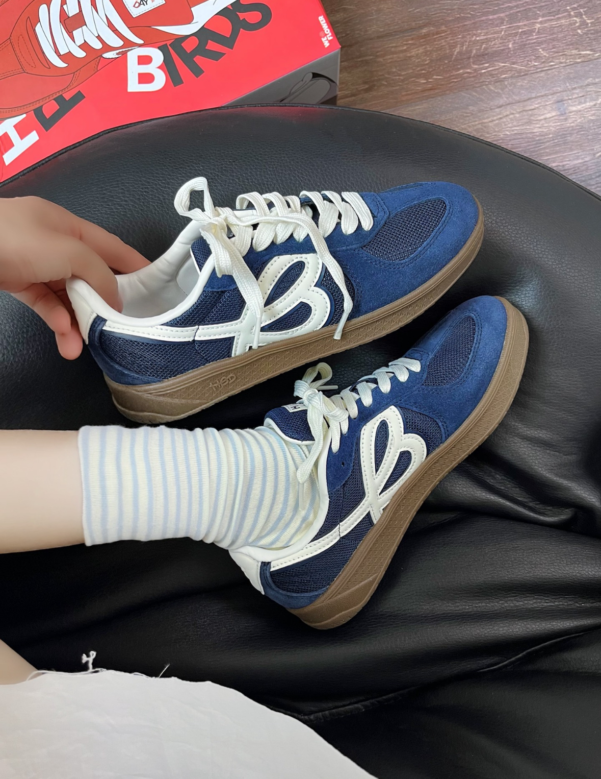 HBD x We Flower 小花鞋 麂皮 拼接 焦糖底 復古 德訓鞋 藏青藍 復古藍 winter同款/預購