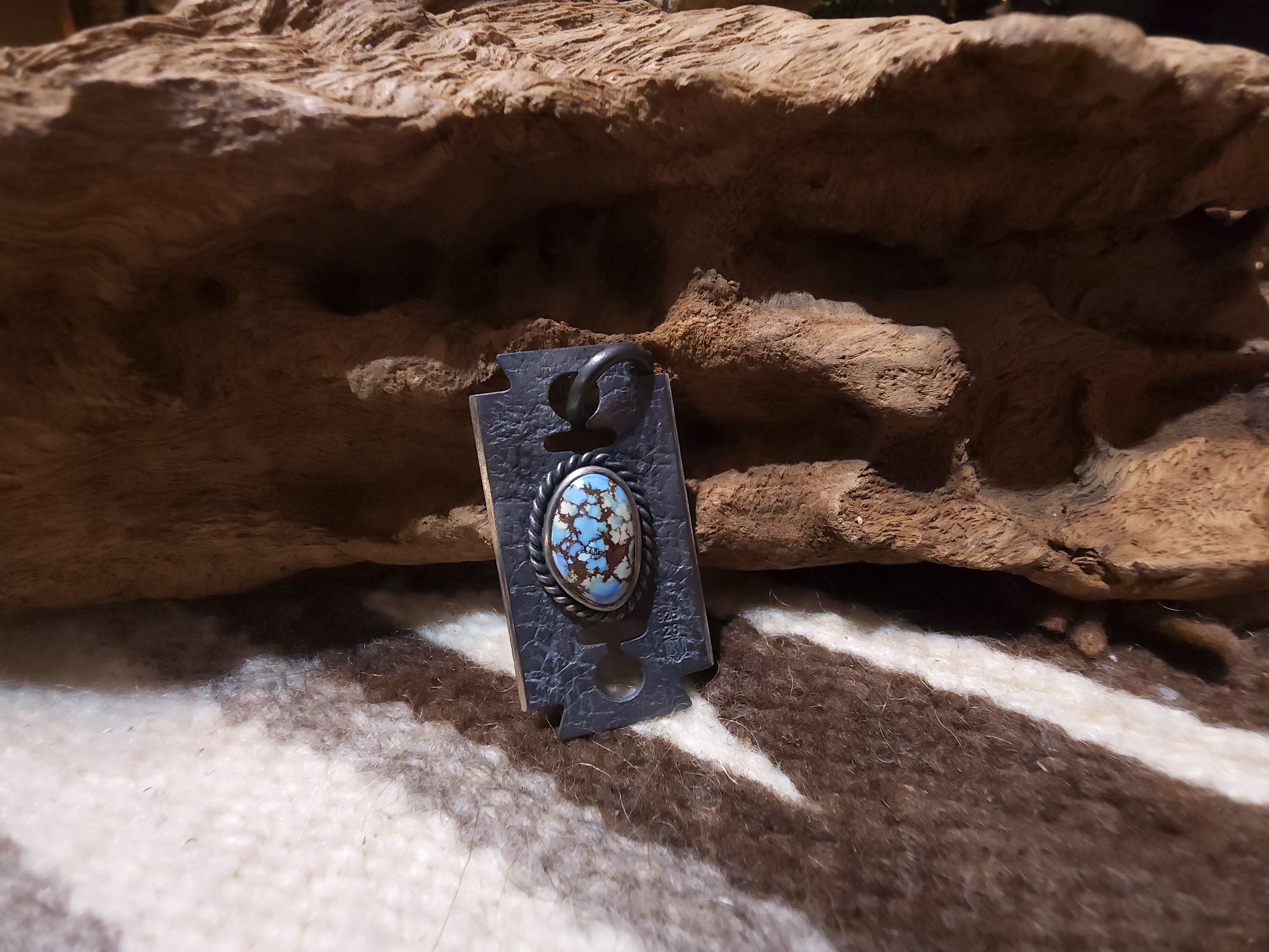 *Black Venom Jewelry- Freedom & Prayer 純銀刀片吊墜鑲 Golden  Hill 松石