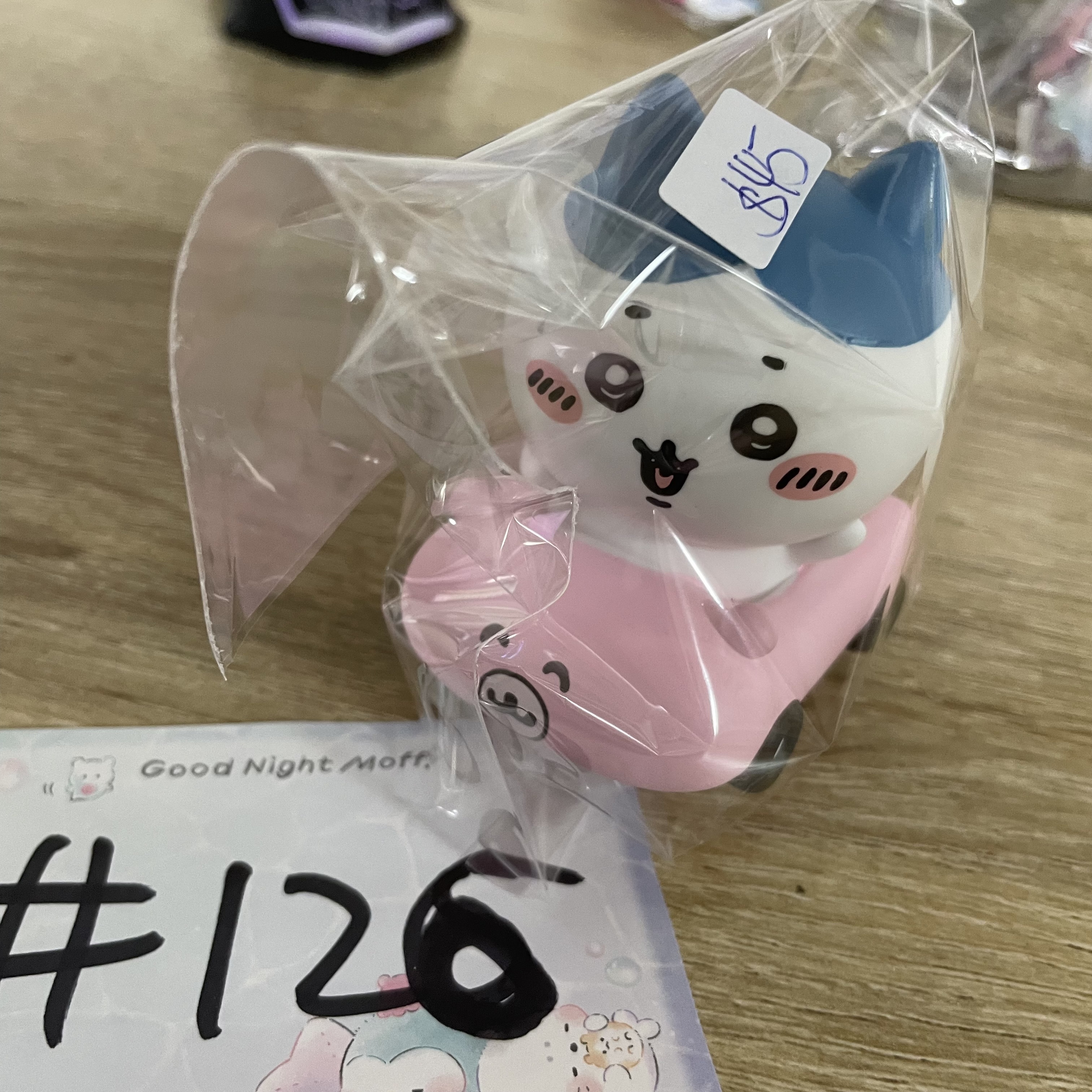 CHIIKAWA   八字貓 FIGURE  #126