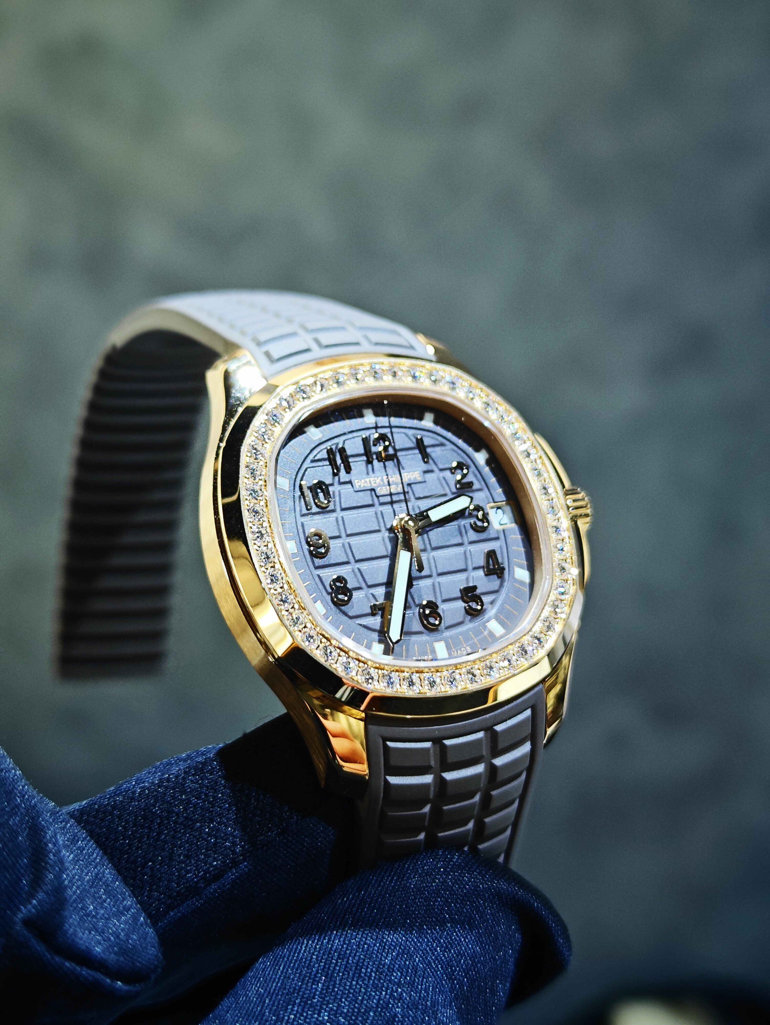 5268-200R-010 | PATEK PHILIPPE AQUANAUT BROWN ROSE GOLD