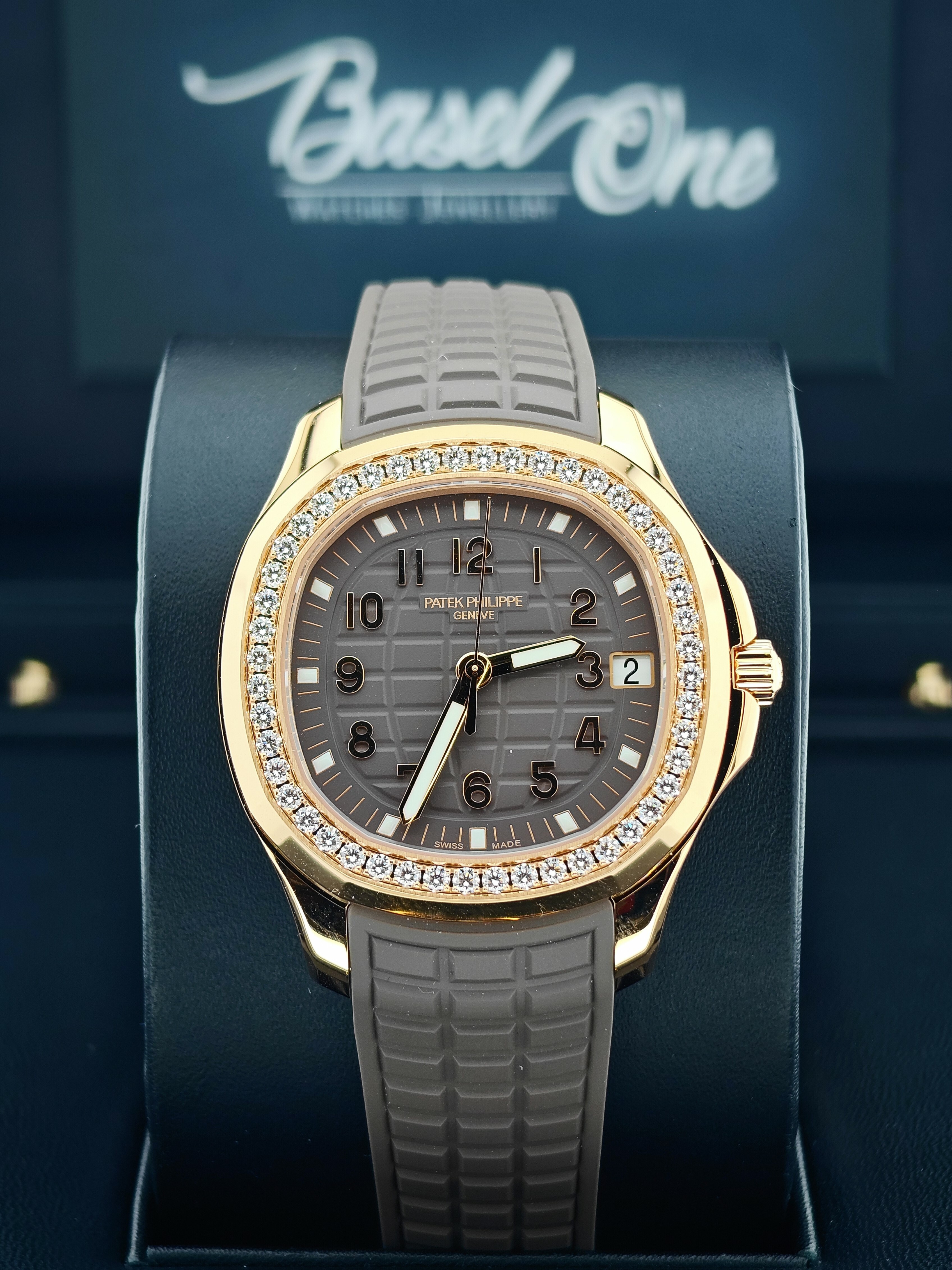 BRAND NEW 5268-200R-010 5268 PATEK PHILIPPE AQUANAUT BROWN DIAL ROSE GOLD 38 MM