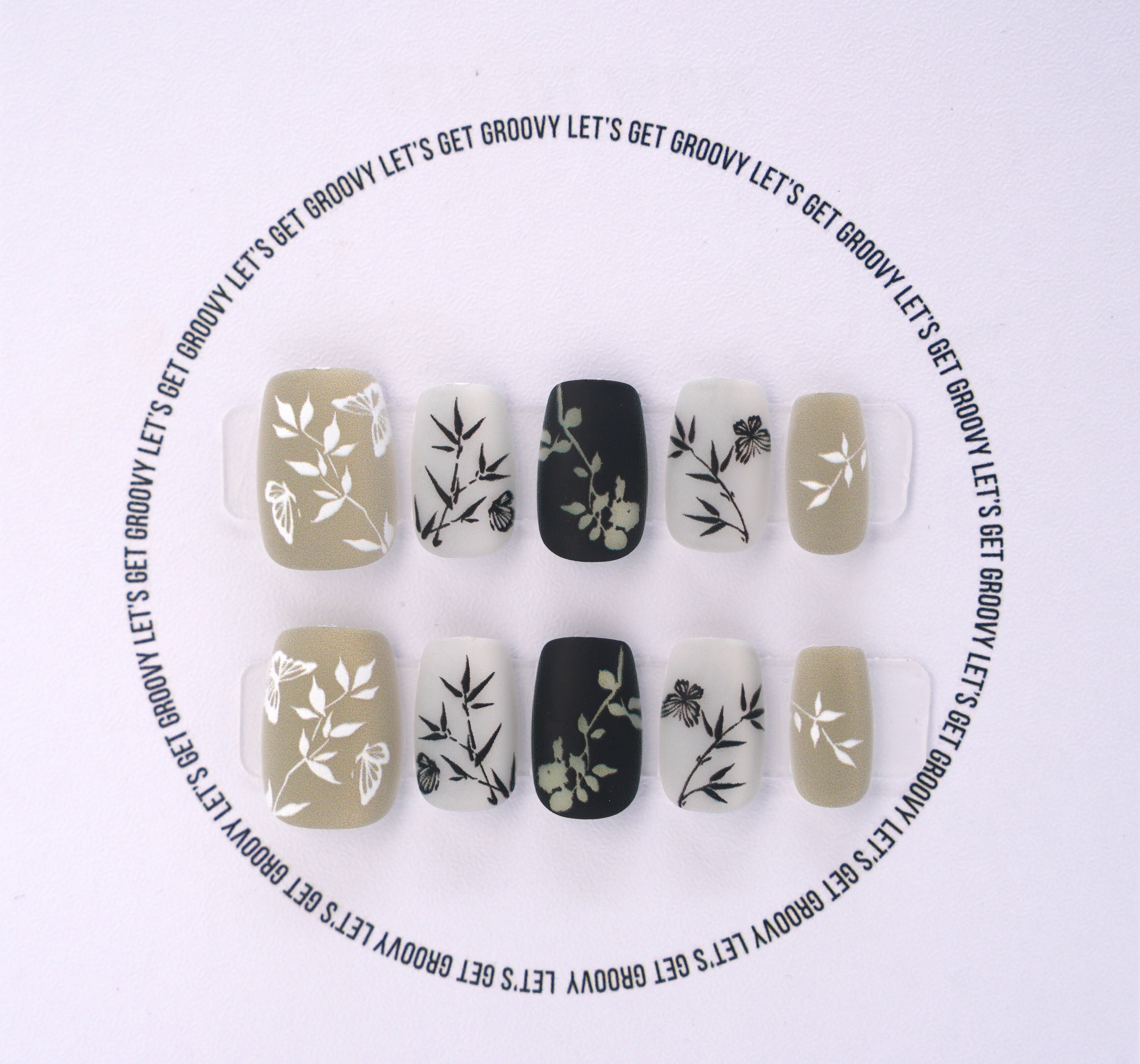 Slay ︳Green Series Color。Black and White Floral Pattern