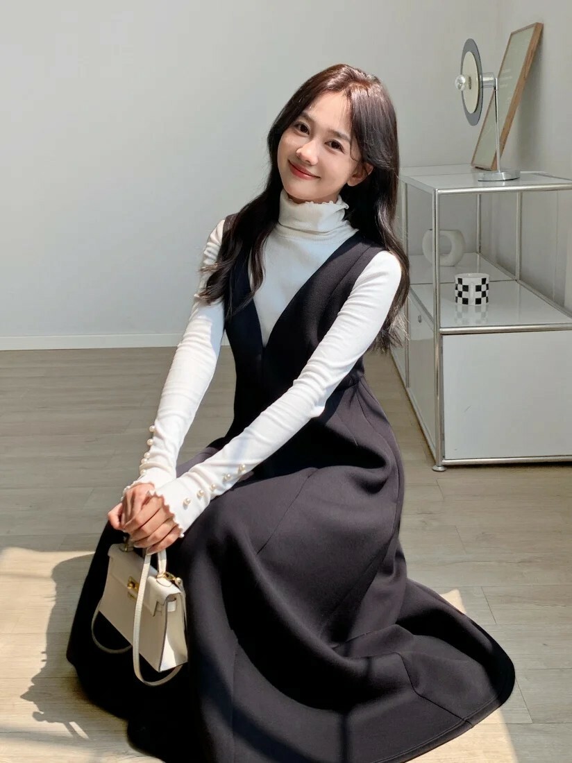 氣質感經典黑V領背心裙長洋裝S-M (Elegant & Love)