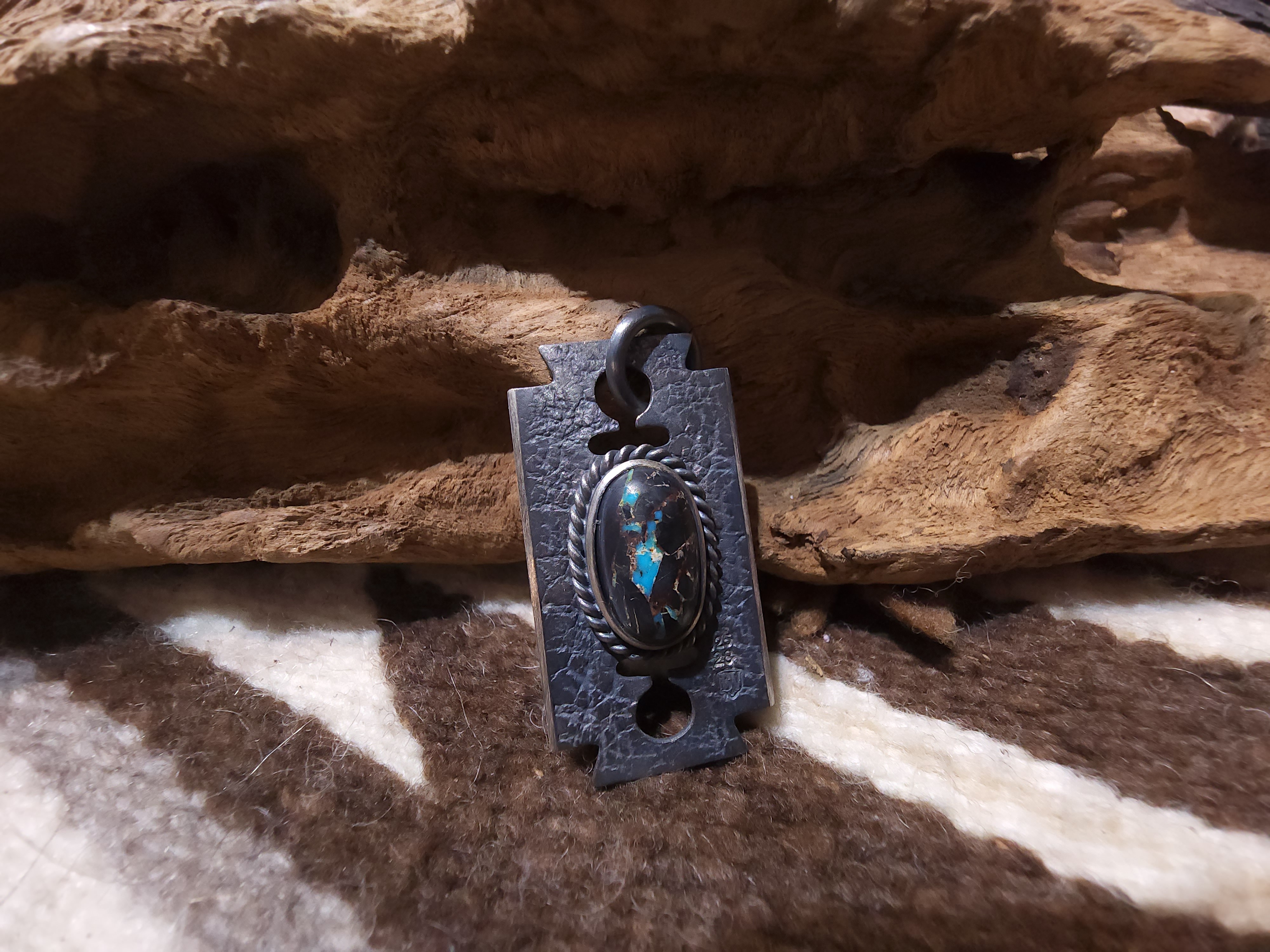 *Black Venom Jewelry- Freedom & Prayer 純銀刀片吊墜鑲 Thunder Mountain松石