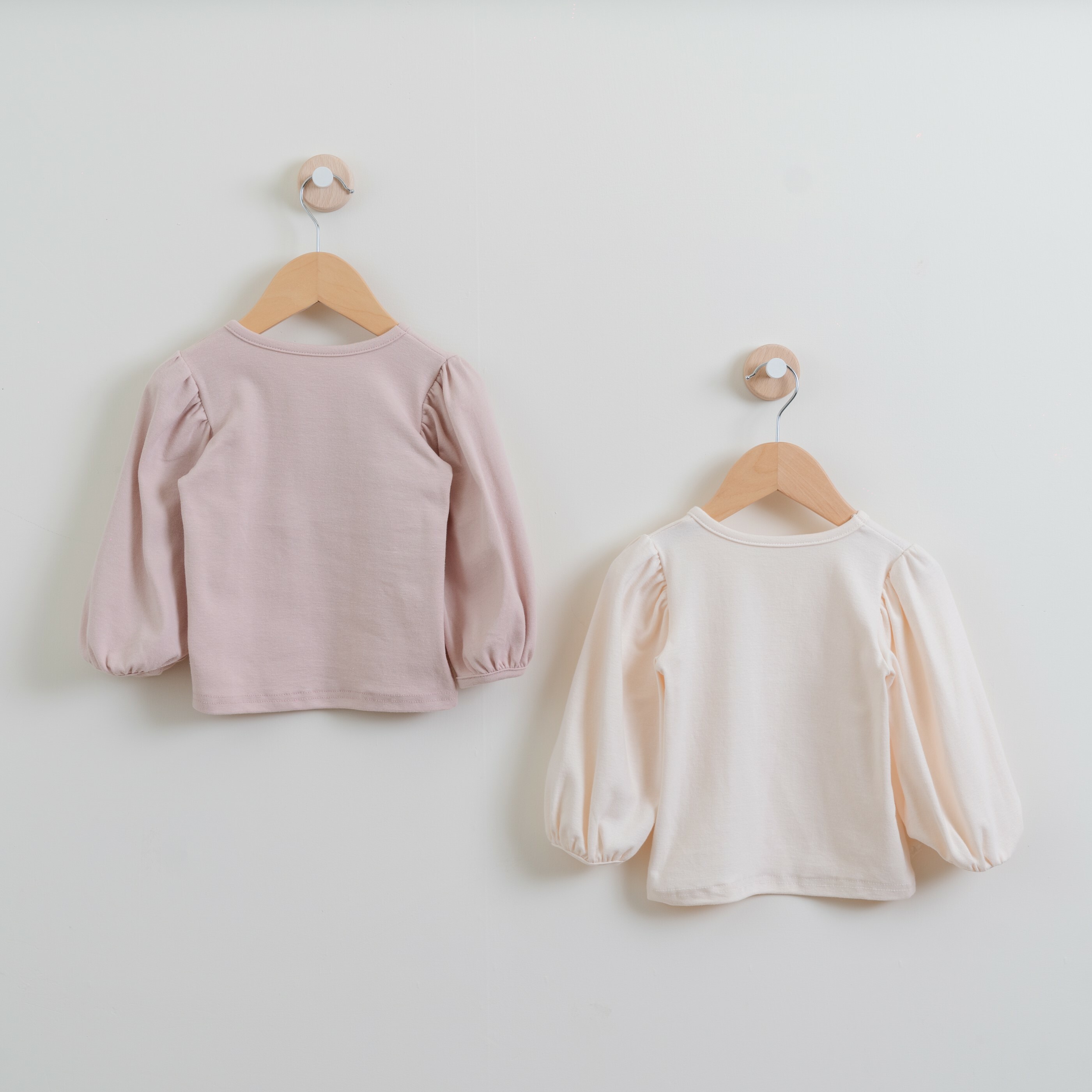 韓國 Aosta-秋款芭雷舞鞋上衣-兩色背面