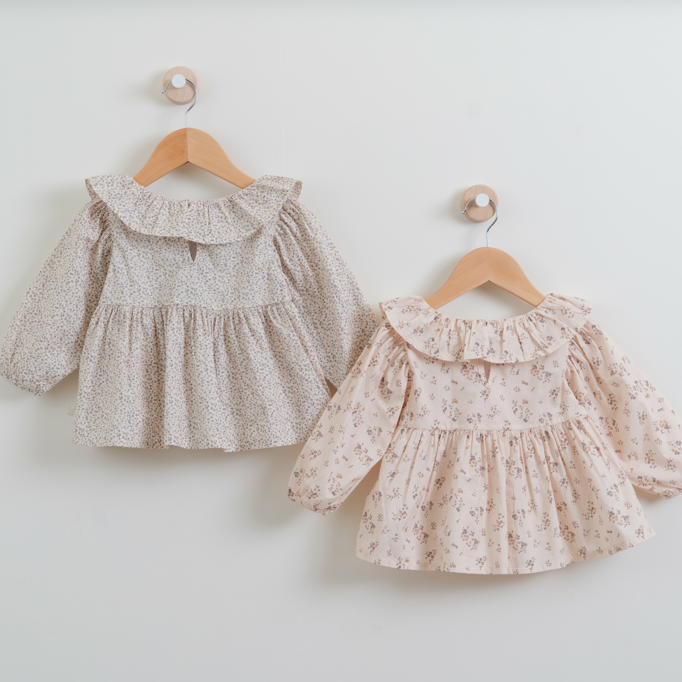 韓國 Aosta - 秋款經典翻領娃娃上衣（兩色）