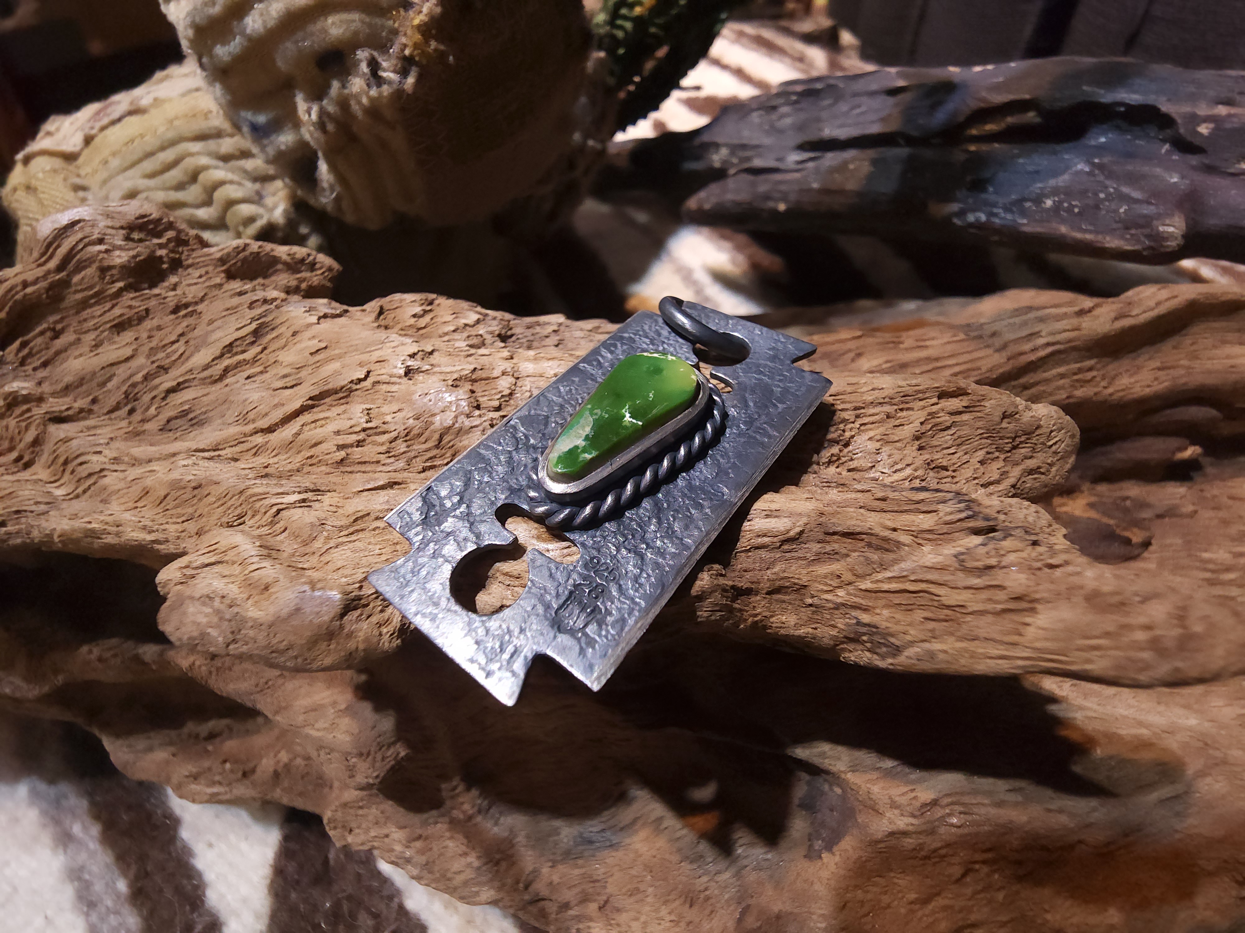 *Black Venom Jewelry- Freedom & Prayer 純銀刀片吊墜鑲  Pilot Mountain 松石