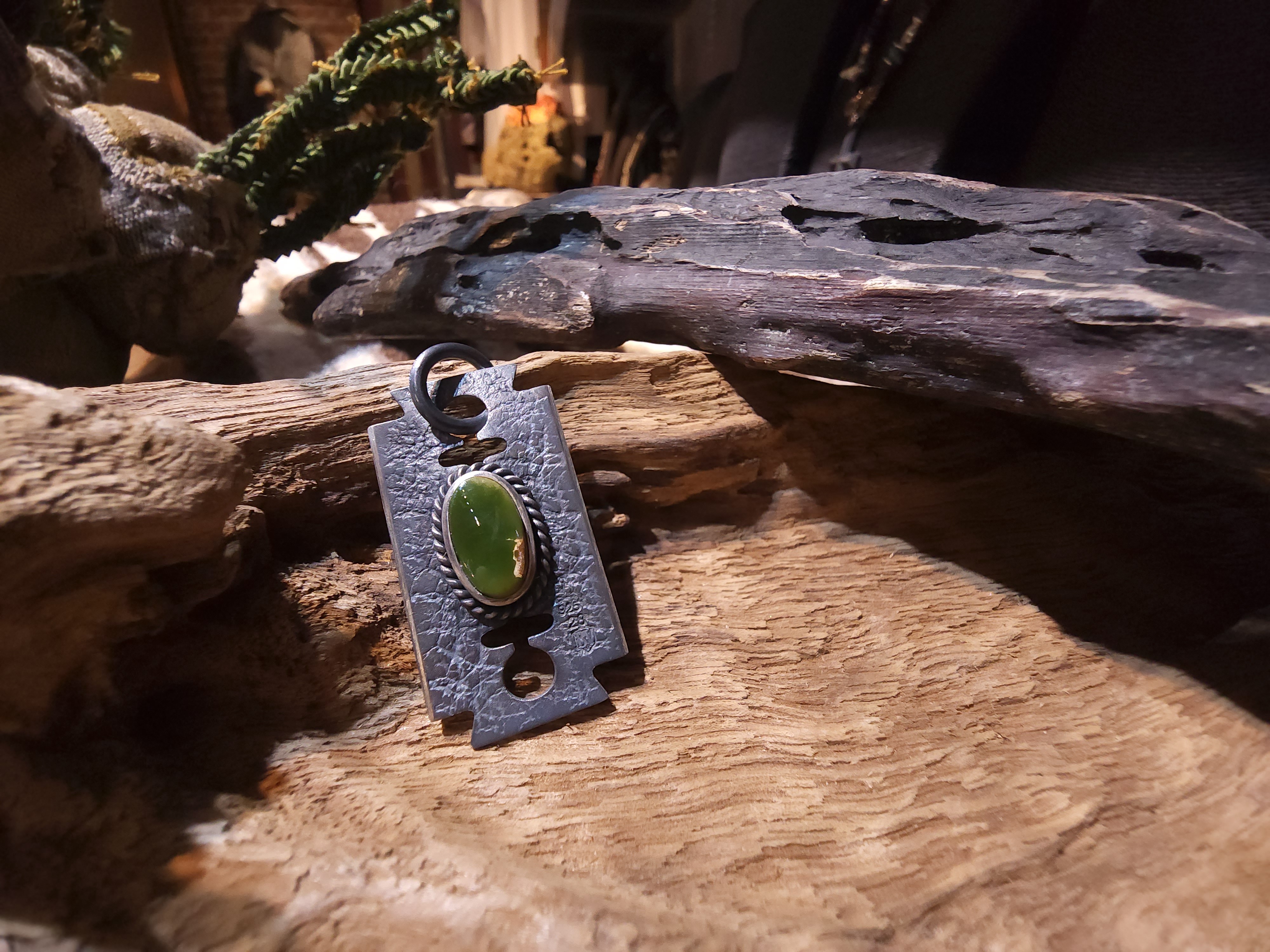 *Black Venom Jewelry- Freedom & Prayer 純銀刀片吊墜鑲  Pilot Mountain 松石