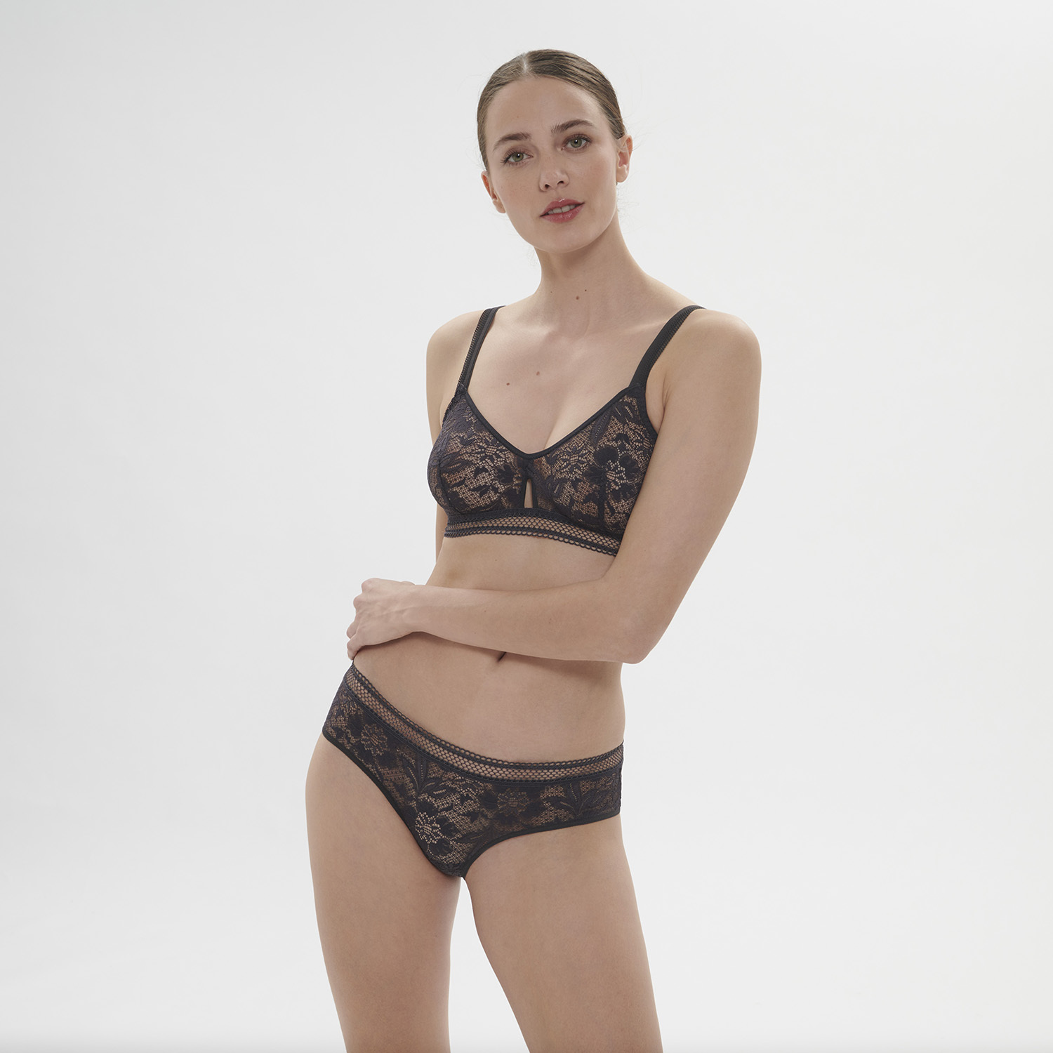 VERTIGE 迷眩 無鋼圈胸罩 炭墨灰